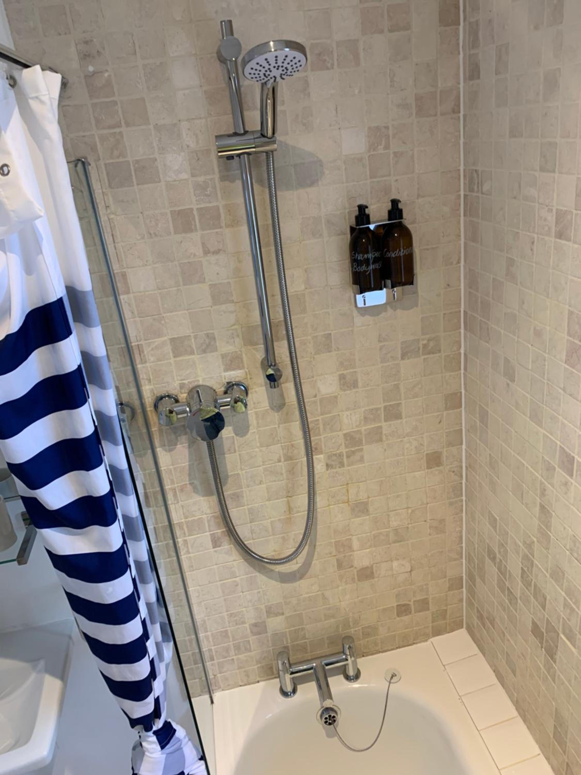 Double Room with Private Bathroom photo 2