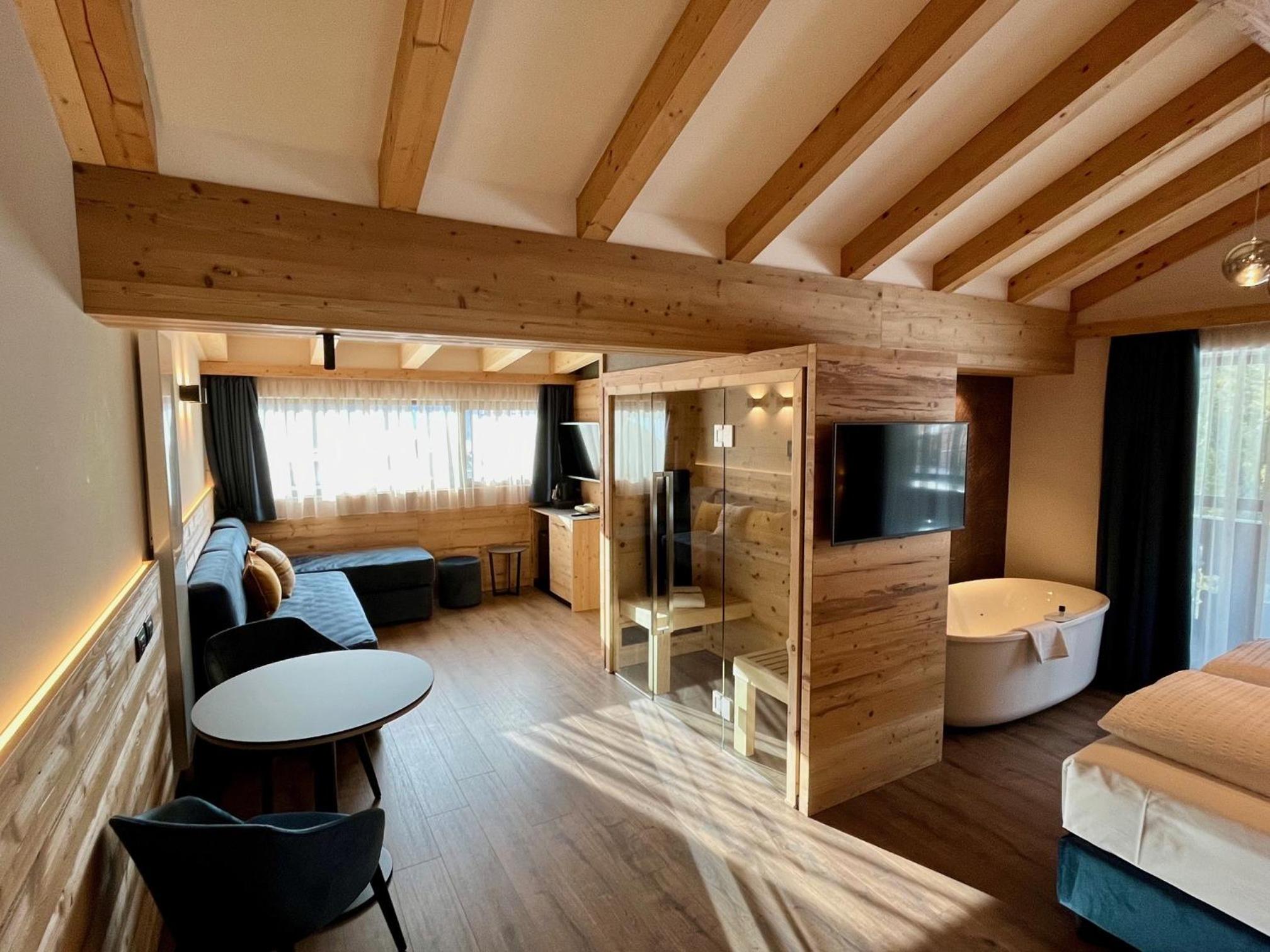Luxury Triple Room photo 3