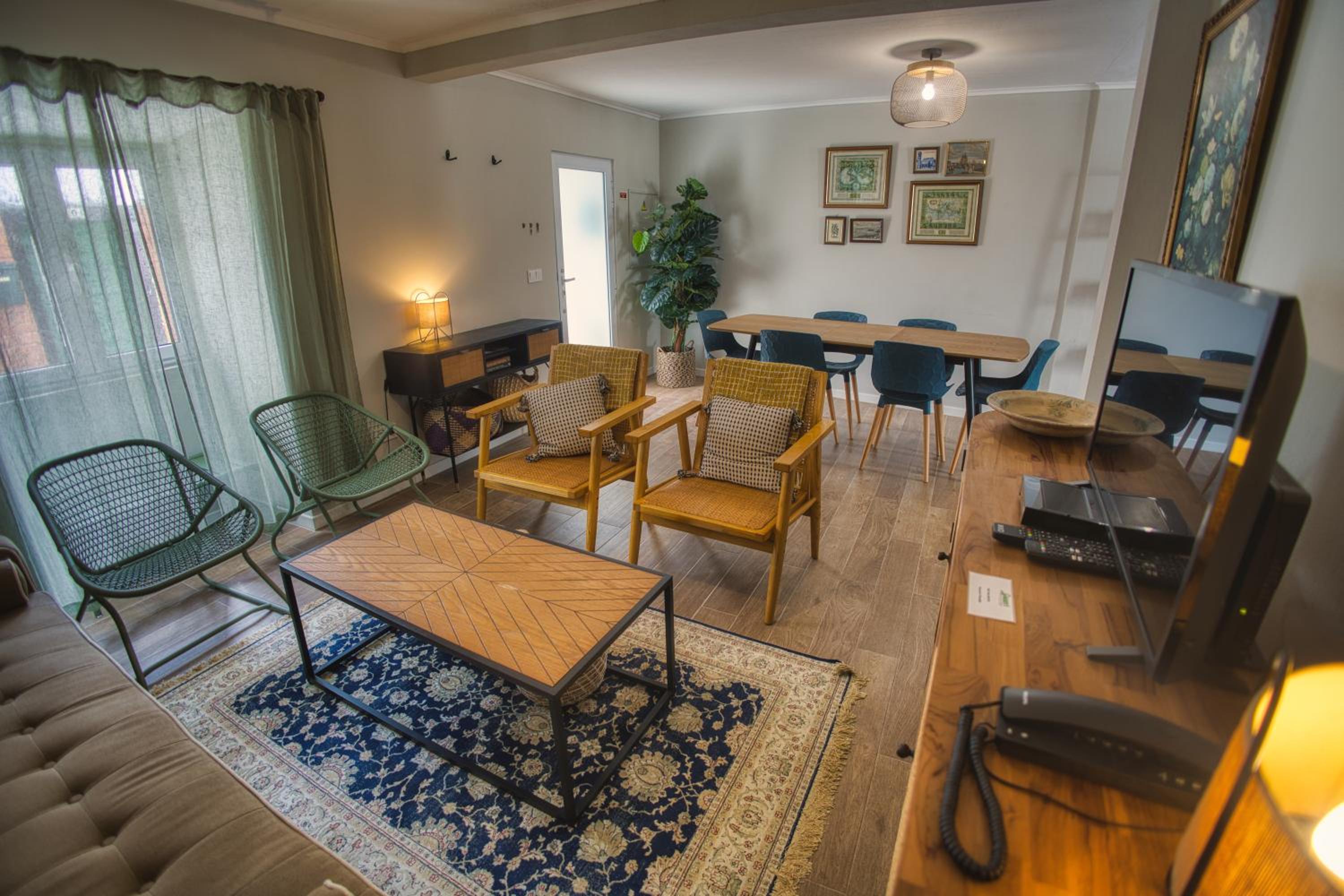 Three-Bedroom House photo 2