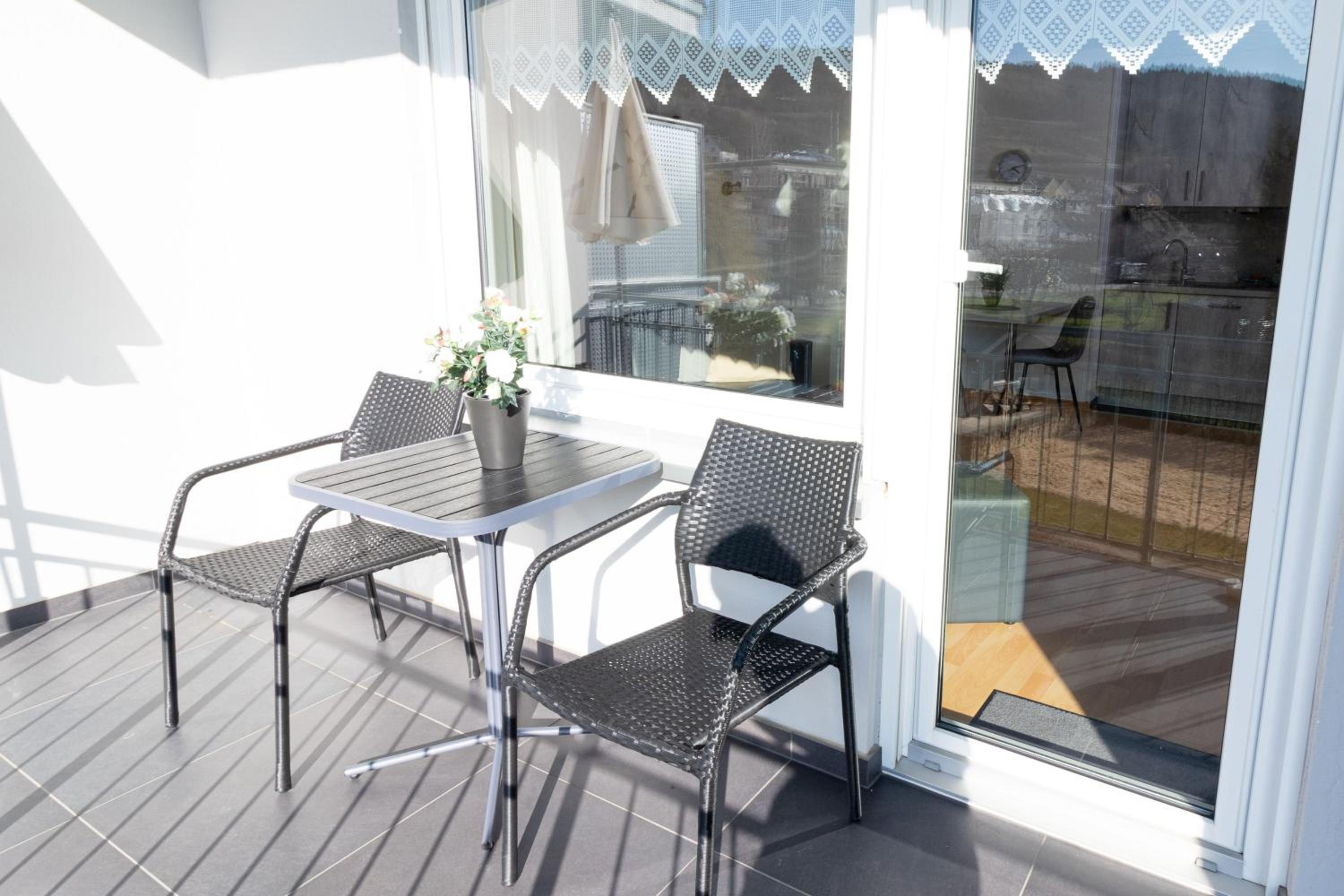 One-Bedroom Apartment with Balcony photo 2