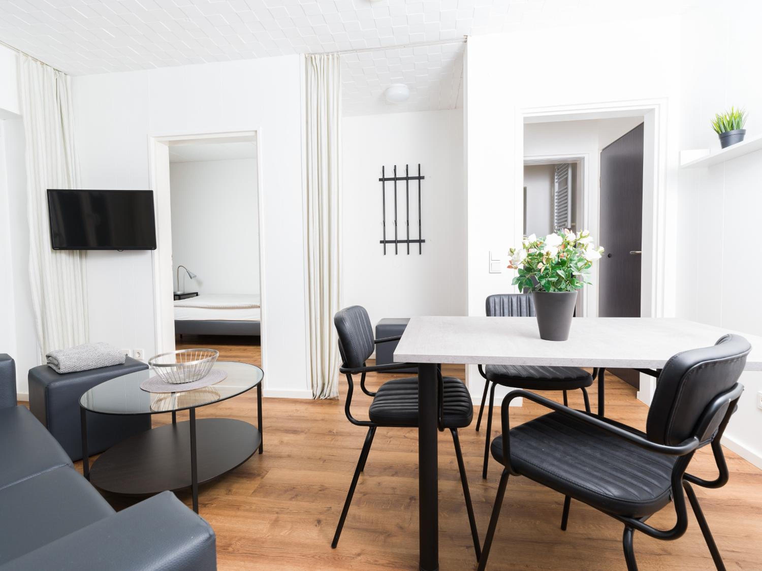 Two-Bedroom Apartment with Balcony photo 2