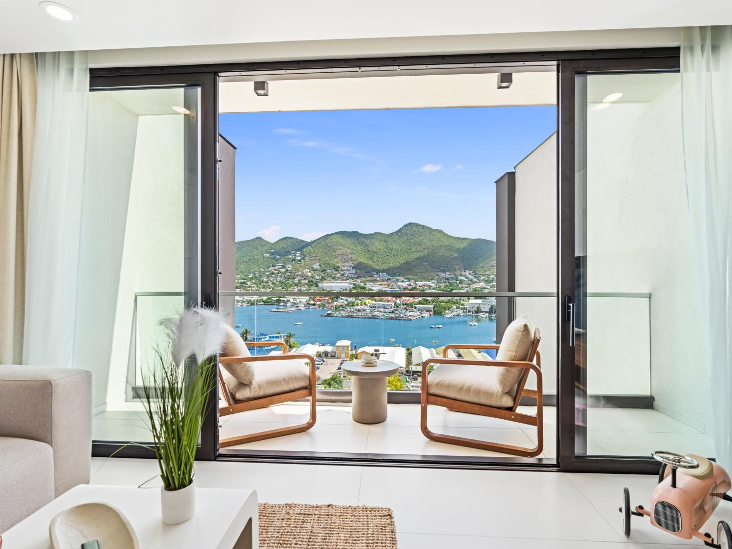 One-Bedroom Apartment with Balcony