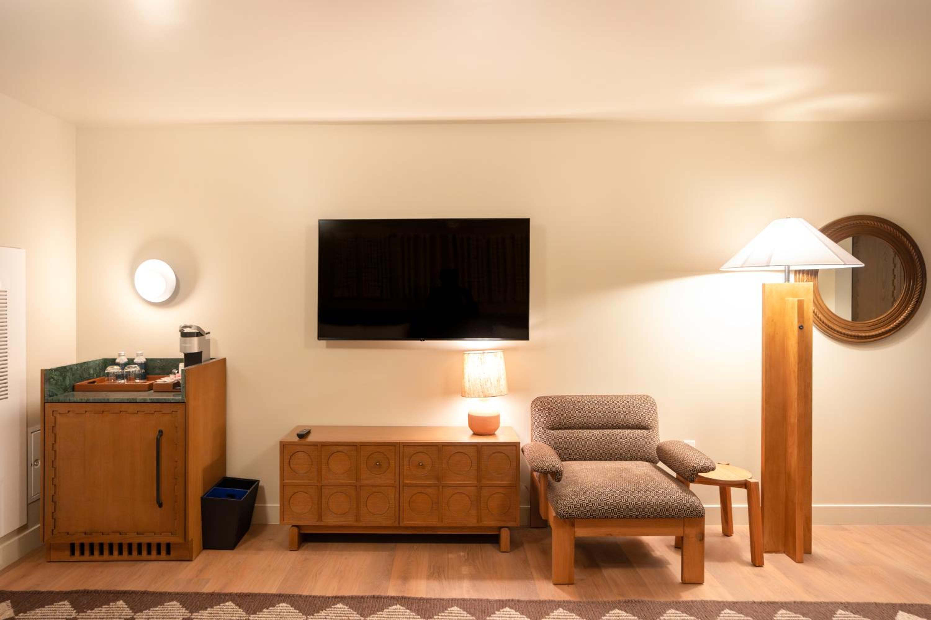 Queen Room with Two Queen Beds - Disability Access photo 3