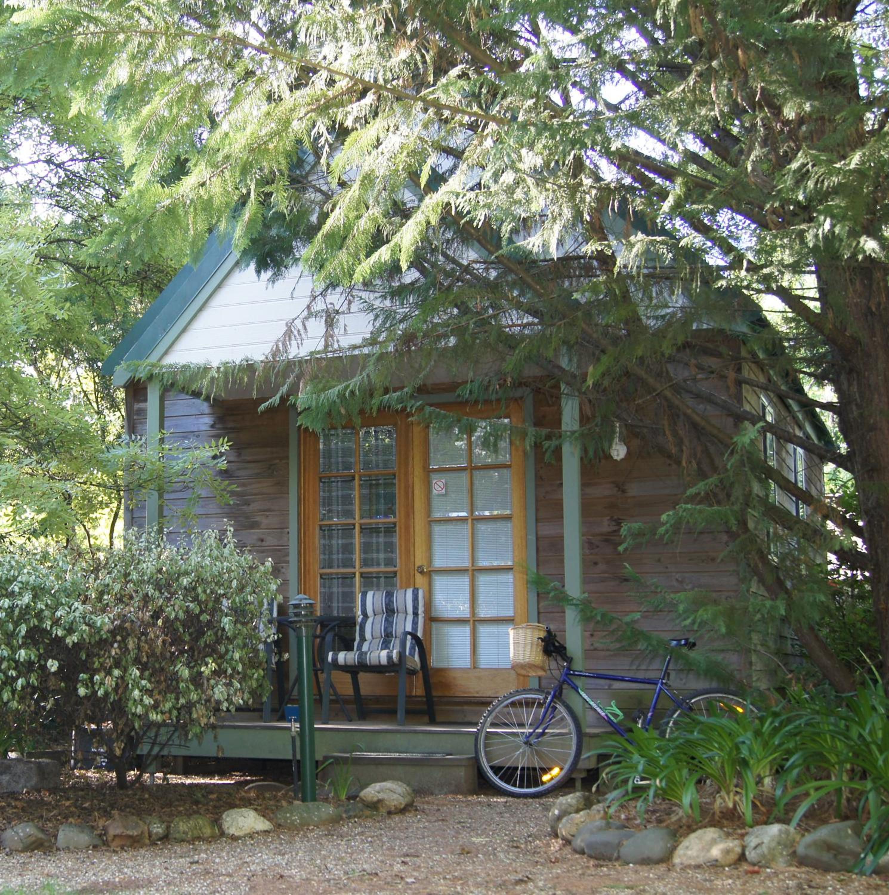 One-Bedroom Chalet (No pets) photo 3