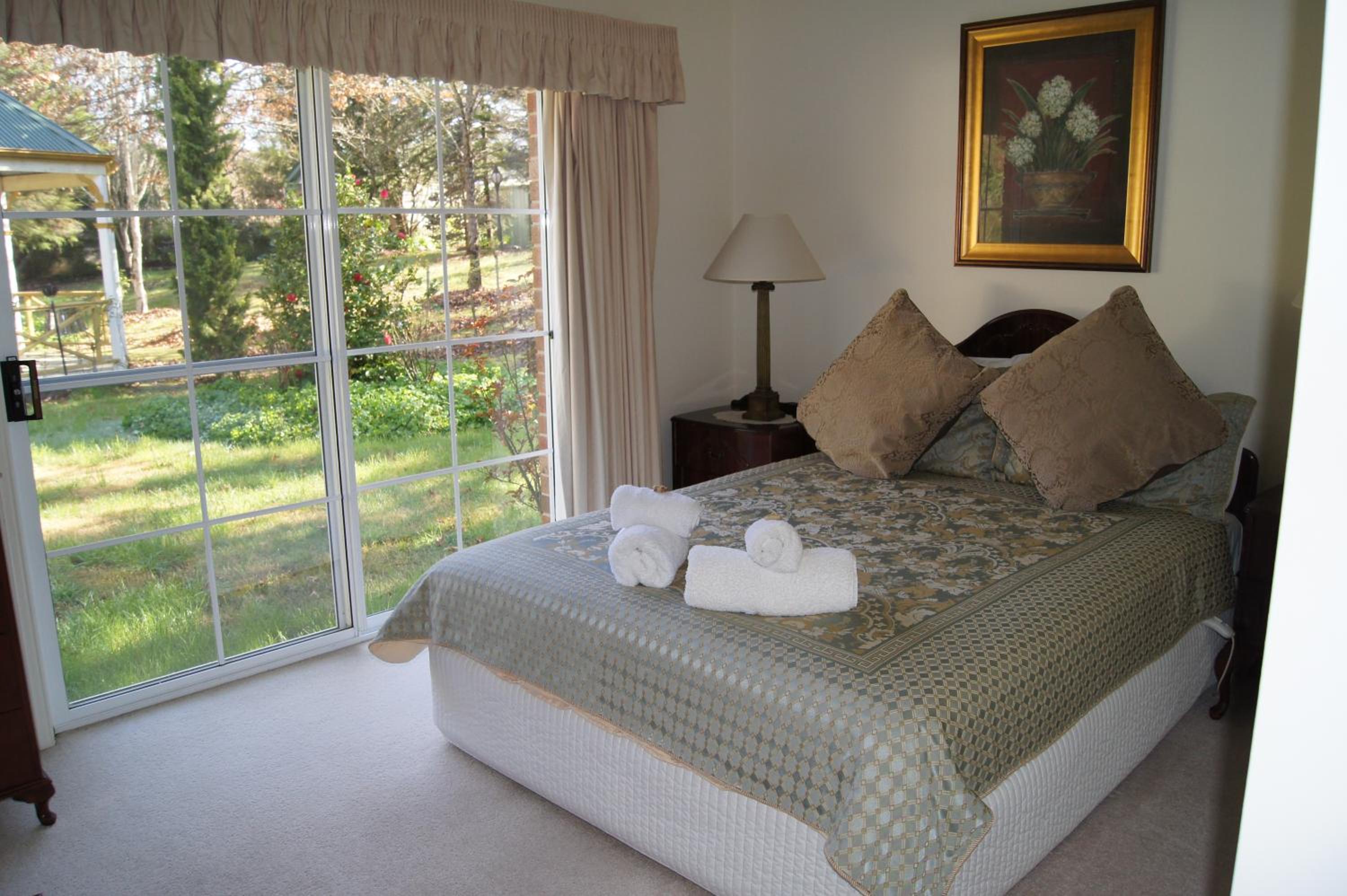 Two-Bedroom House (No pets) photo 2