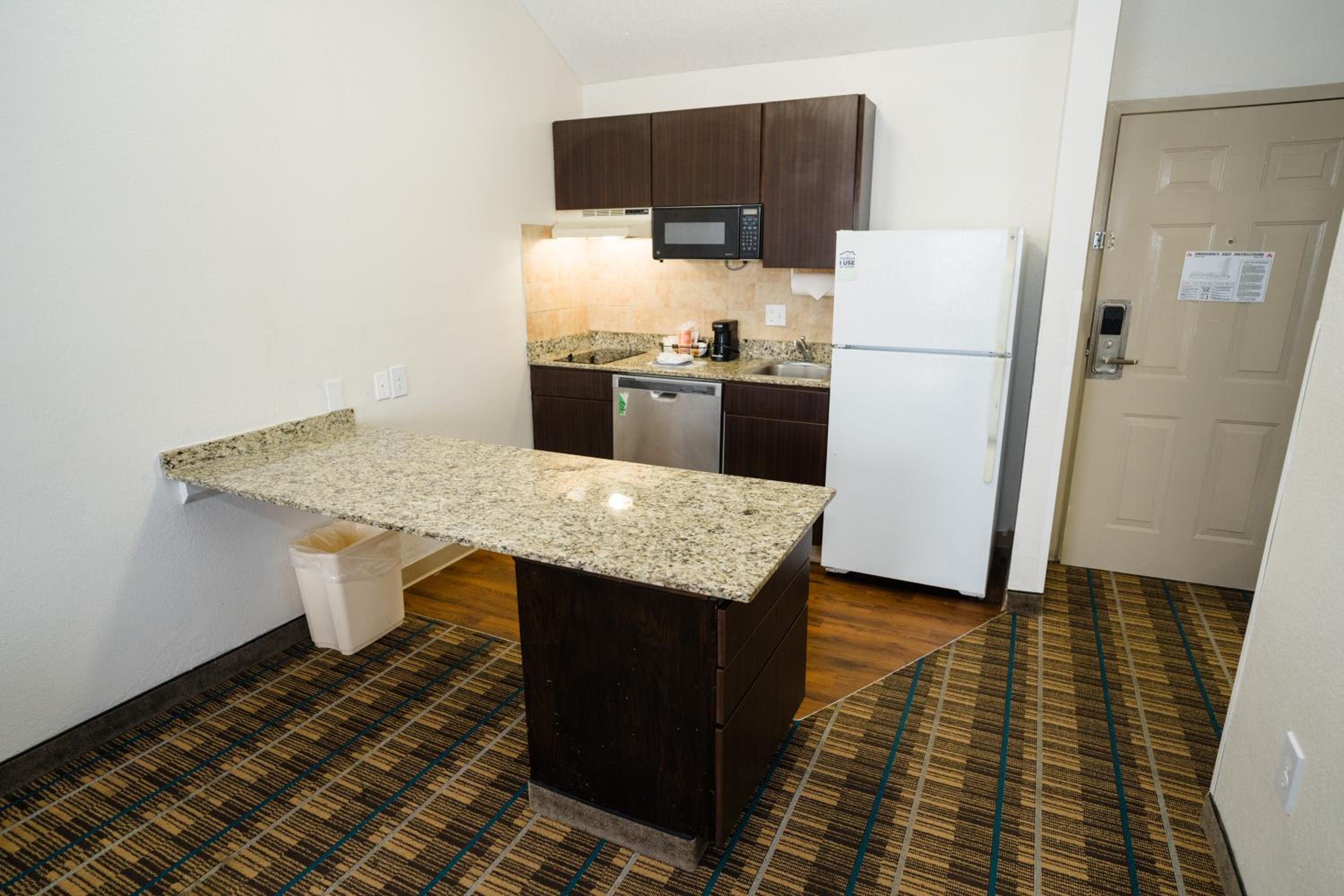 Double Suite with Two Double Beds - Non-Smoking - Photo 3