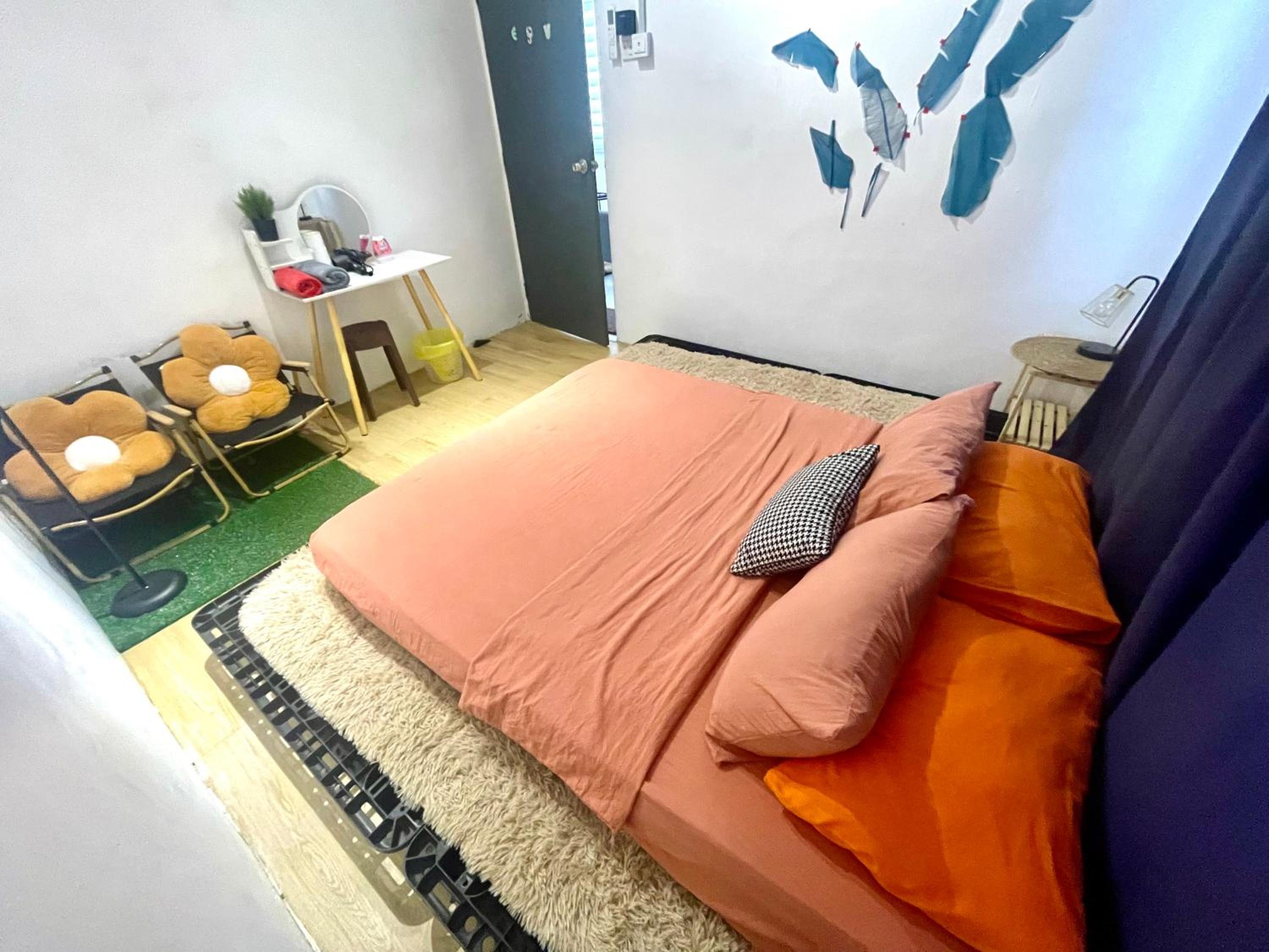 Three-Bedroom House photo 3