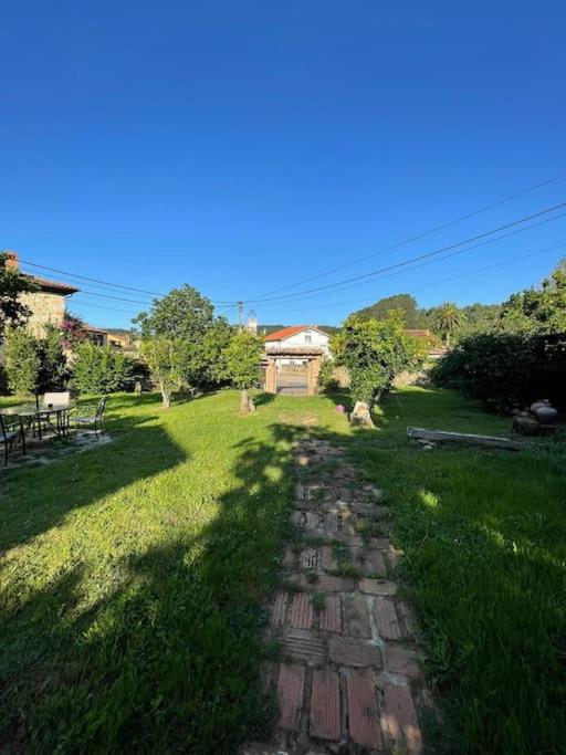 Five-Bedroom House photo 2