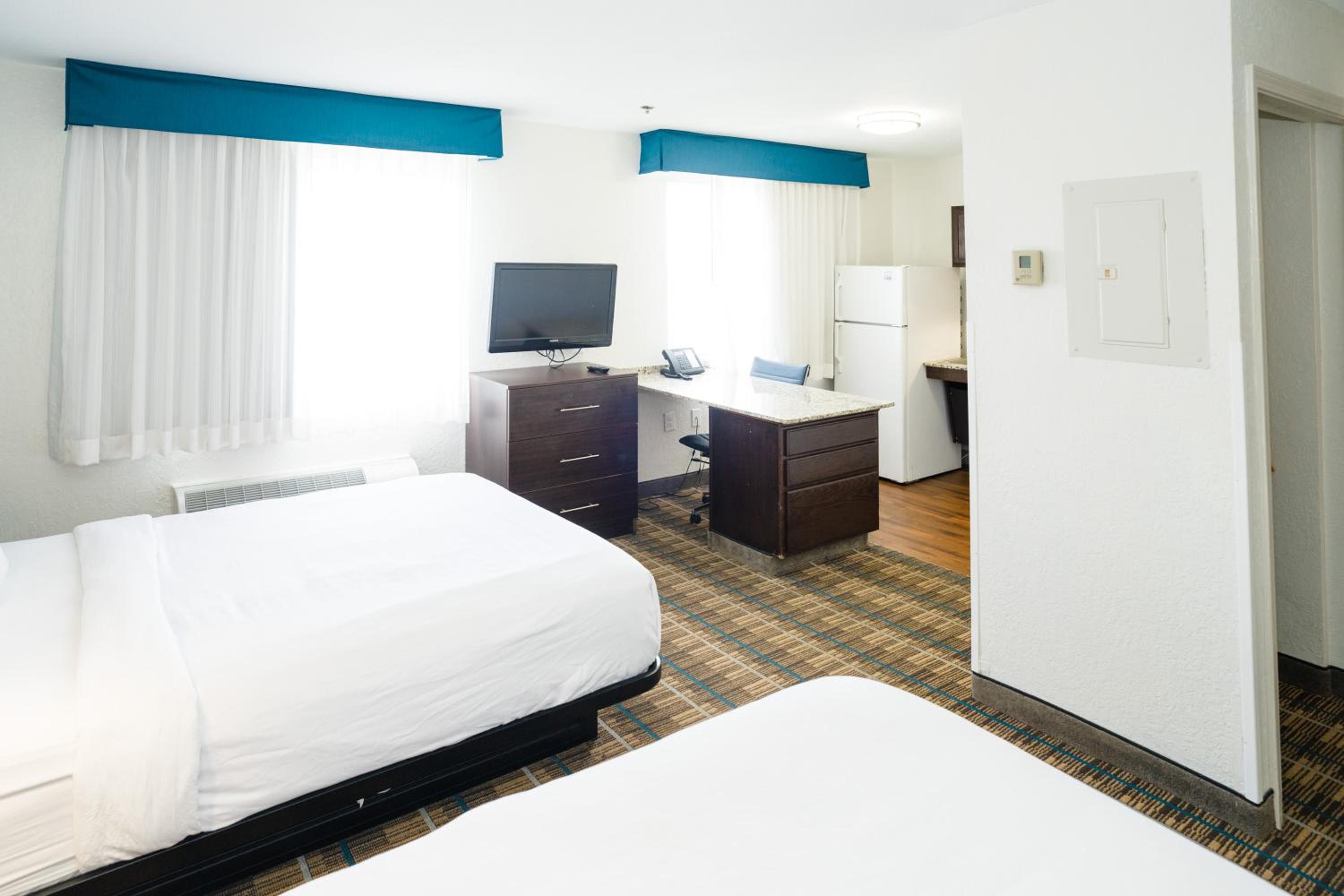 Suite - Disability Access/Non-Smoking - Photo 3
