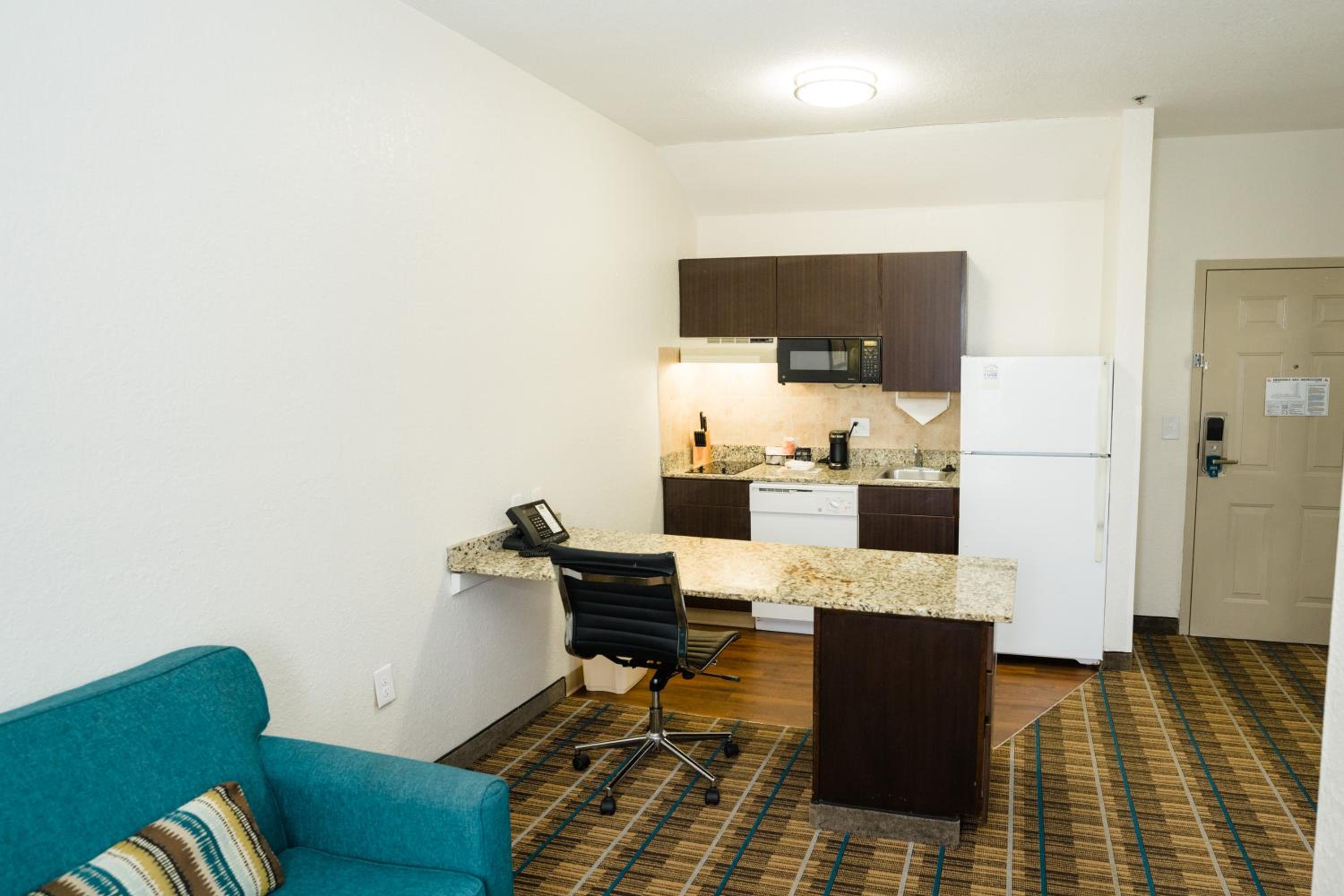 King Suite - Non-Smoking - Photo 1