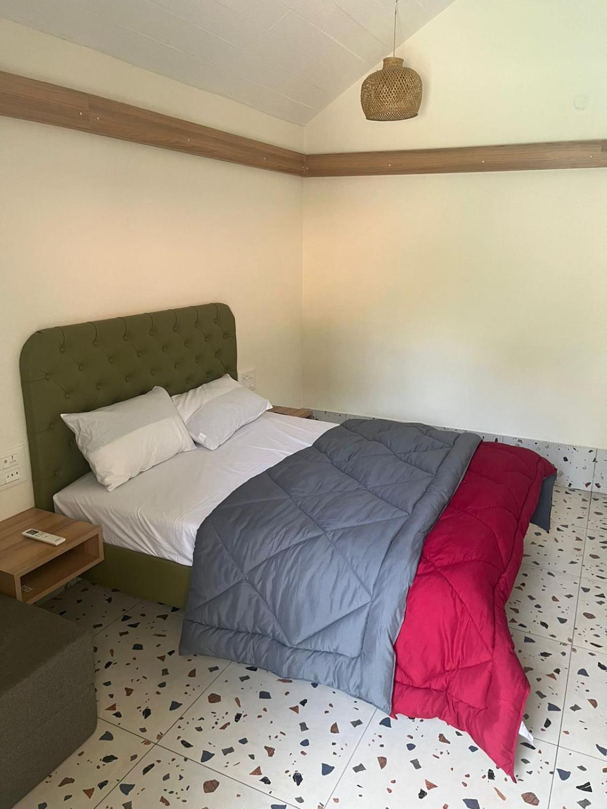 Superior Double or Twin Room with Pool View photo 2