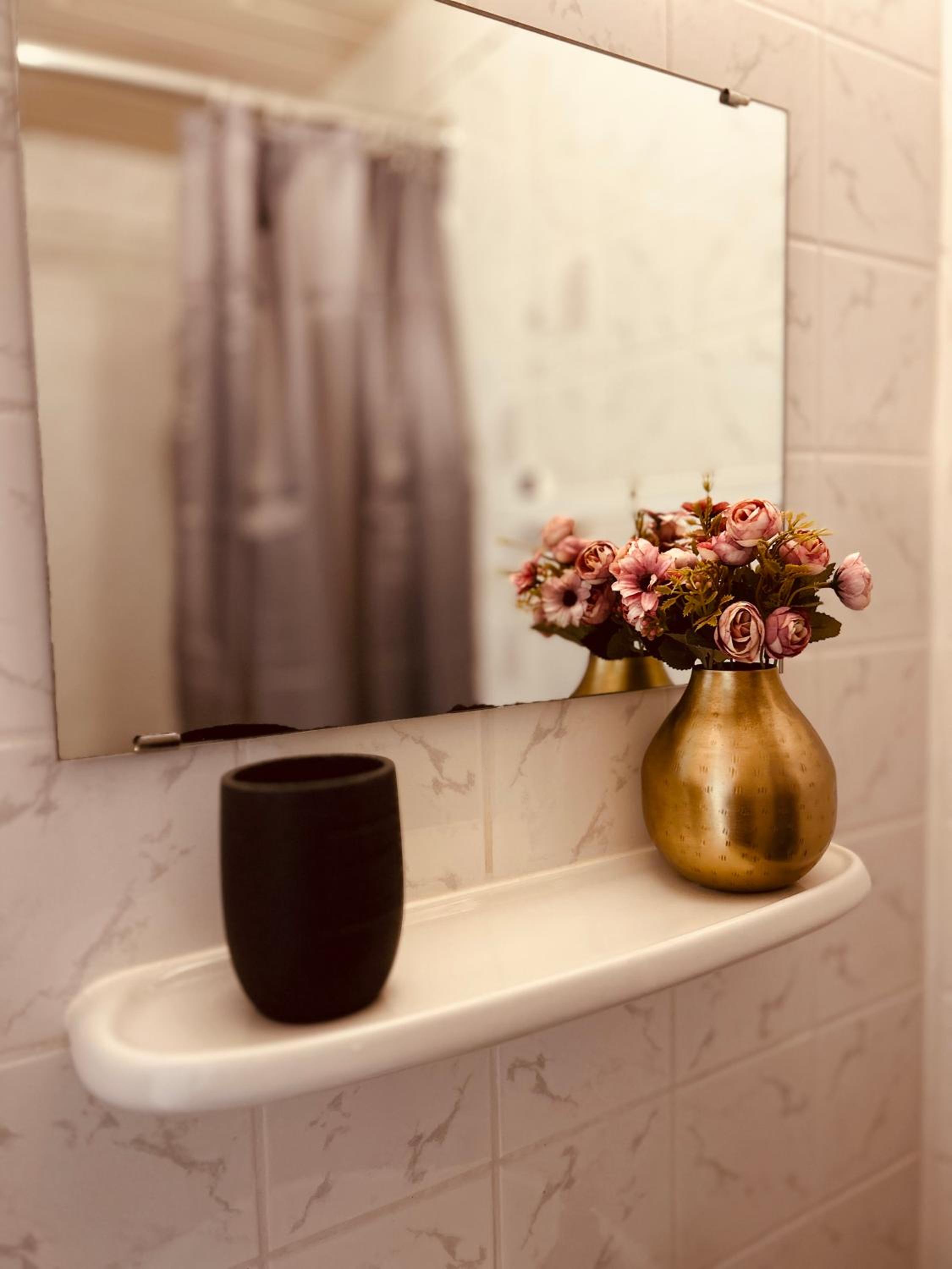 Single Room with Bathroom photo 2