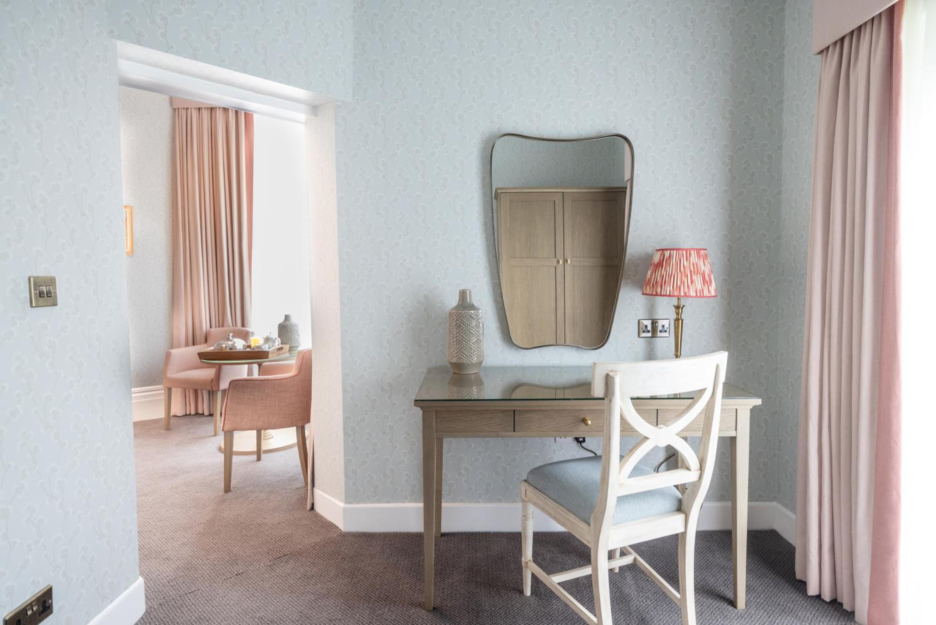 Suite - Photo 2