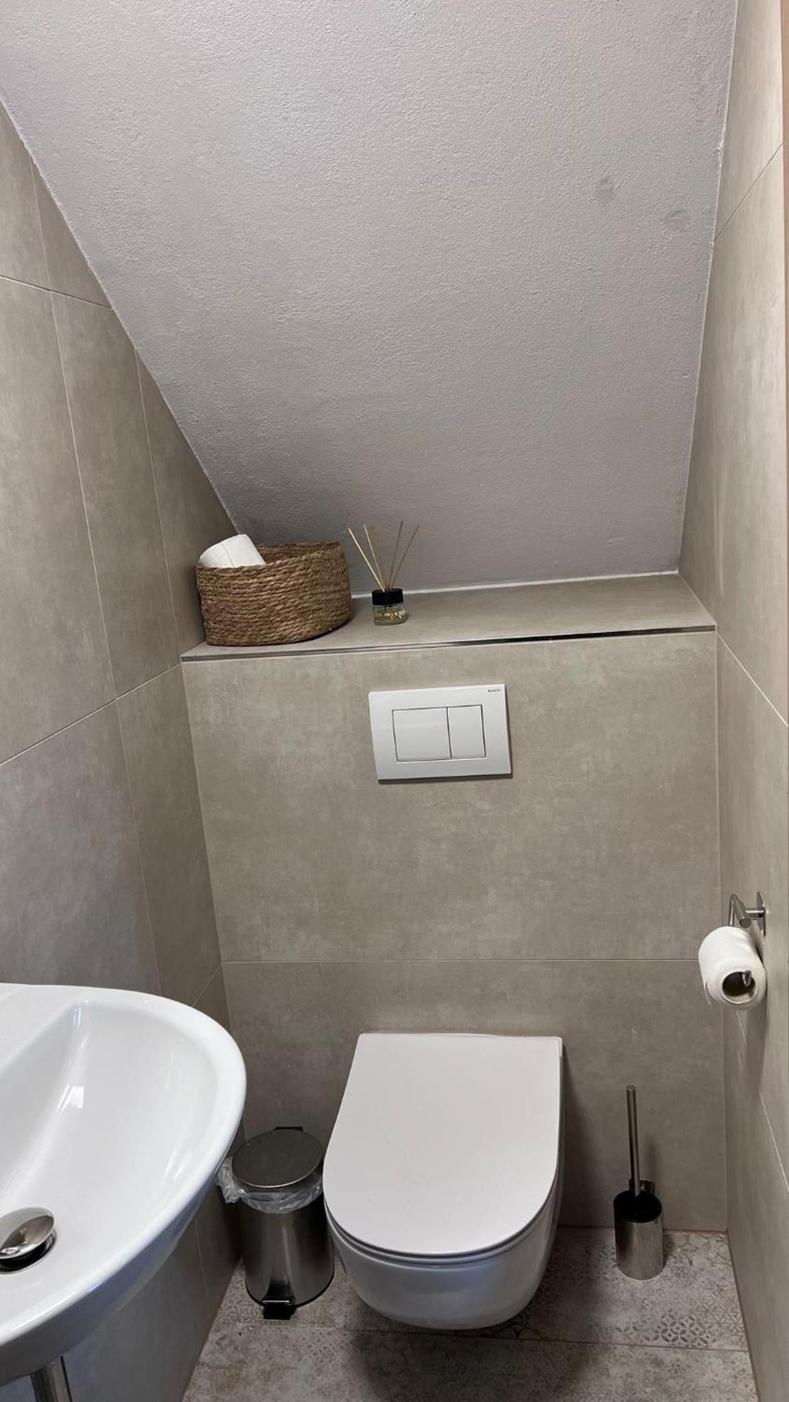 Double Room with Private Bathroom - Photo 7