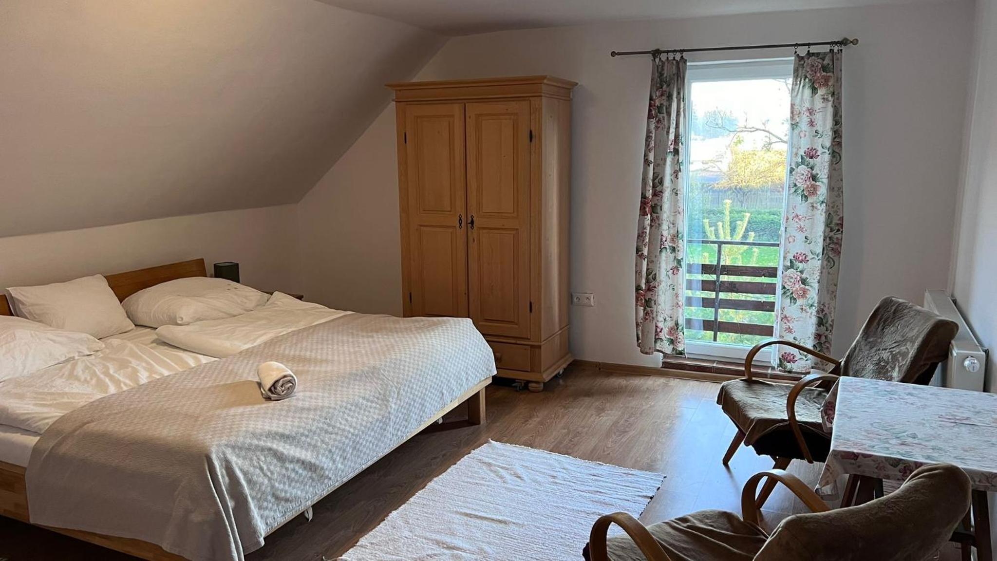 Double Room with Private Bathroom - Photo 3