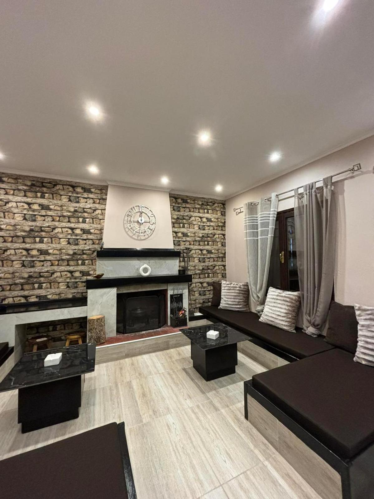 Family Two-Bedroom Apartment with View photo 1