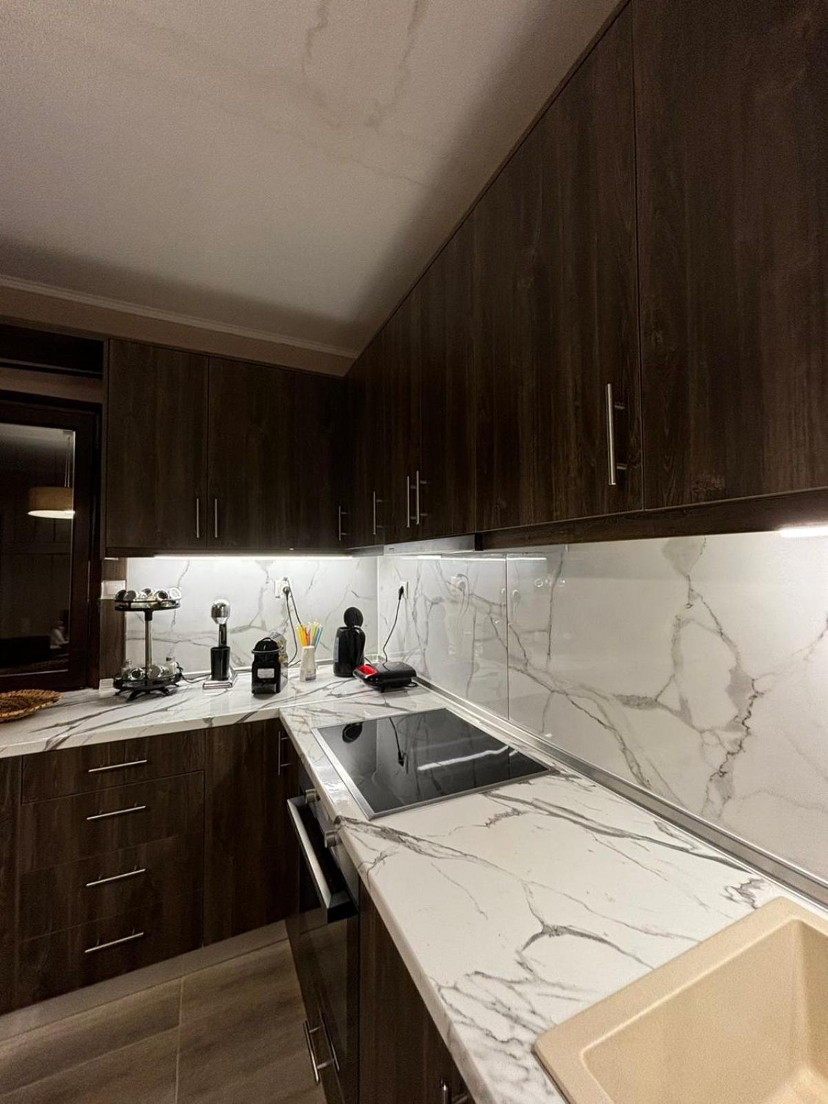Family Two-Bedroom Apartment with View photo 2