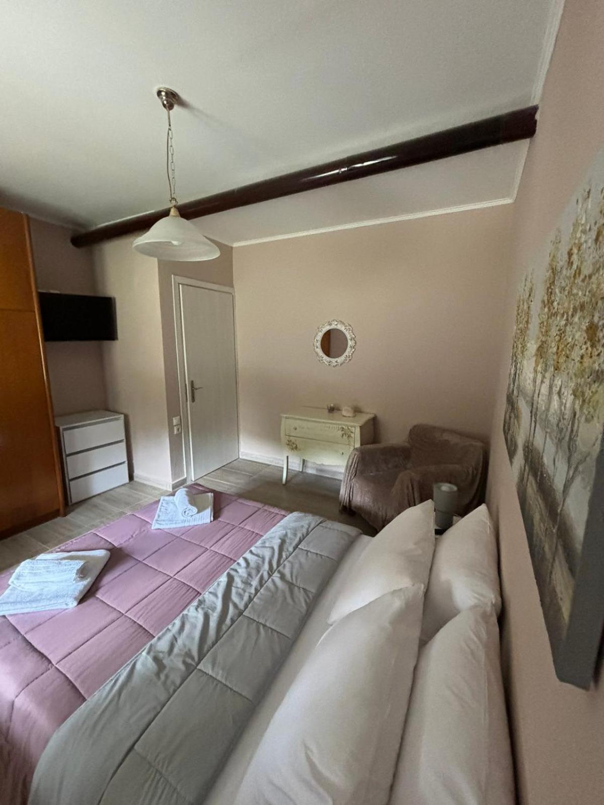 Family Two-Bedroom Apartment with View photo 3