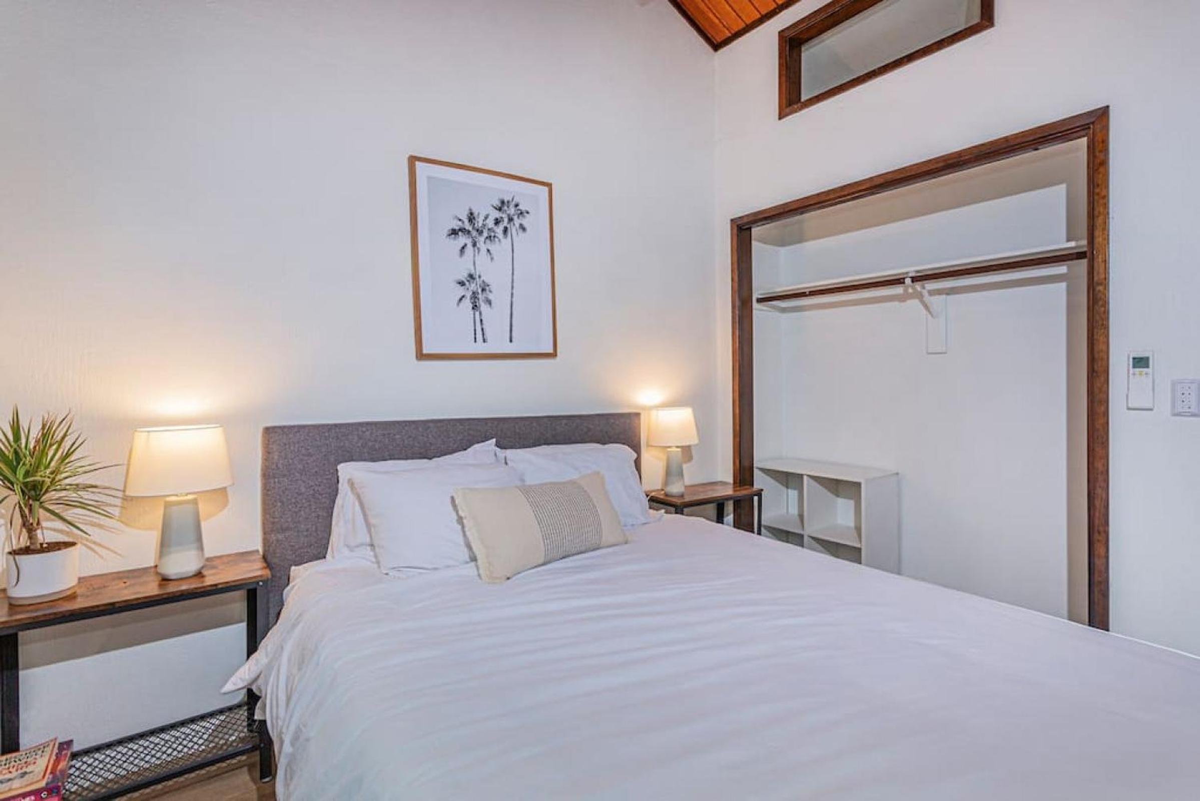 Three-Bedroom House photo 2