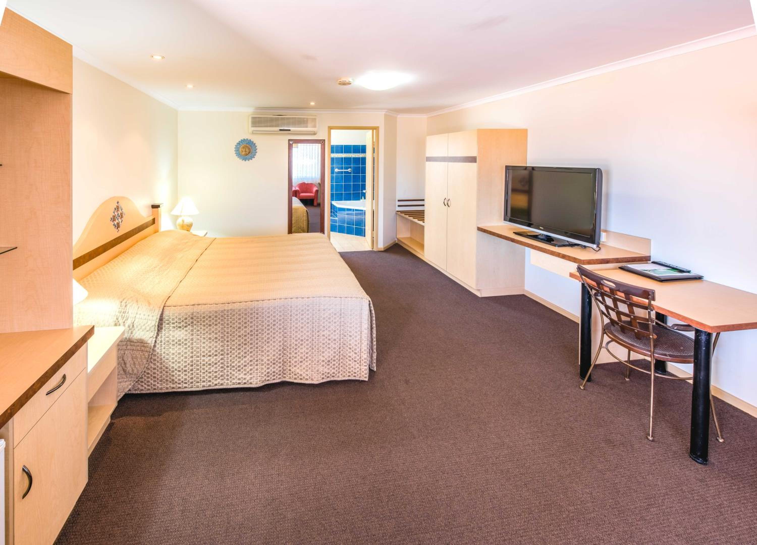 Executive King Room with Spa Bath - Adults Only  photo 2