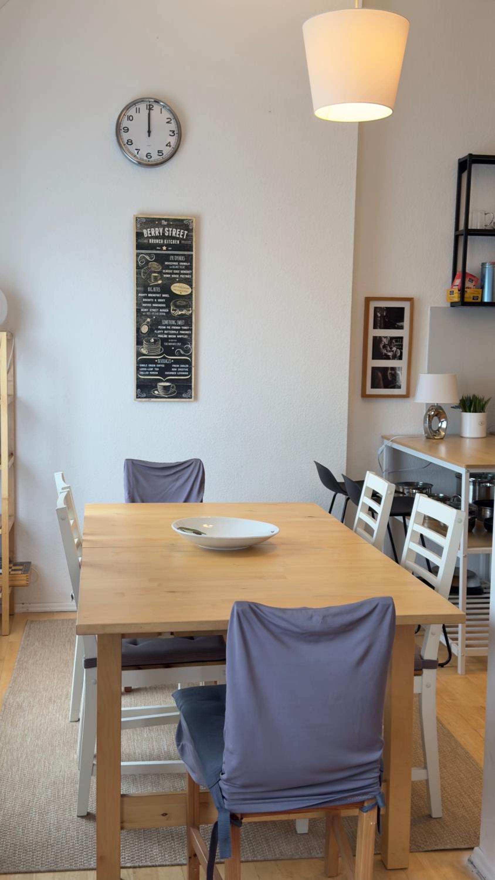 Apartment with Balcony photo 3