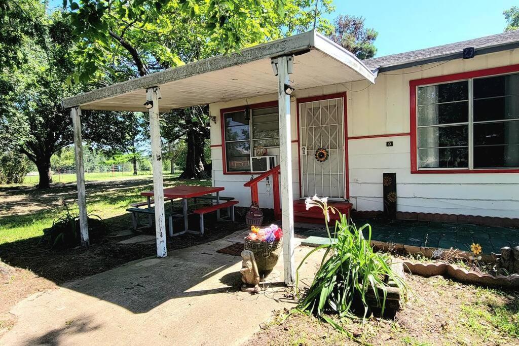 One-Bedroom House photo 2