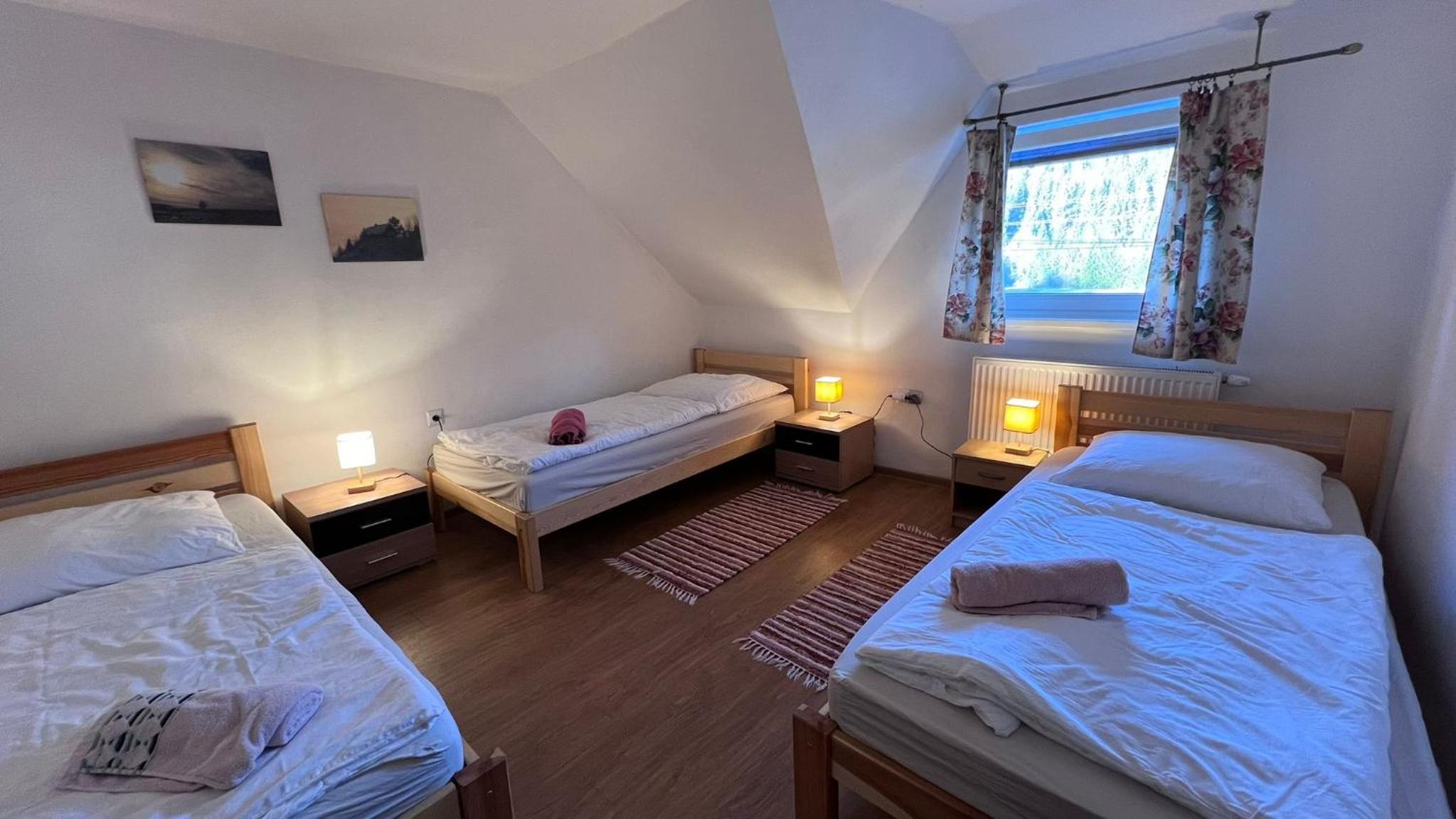 Standard Triple Room - Photo 1