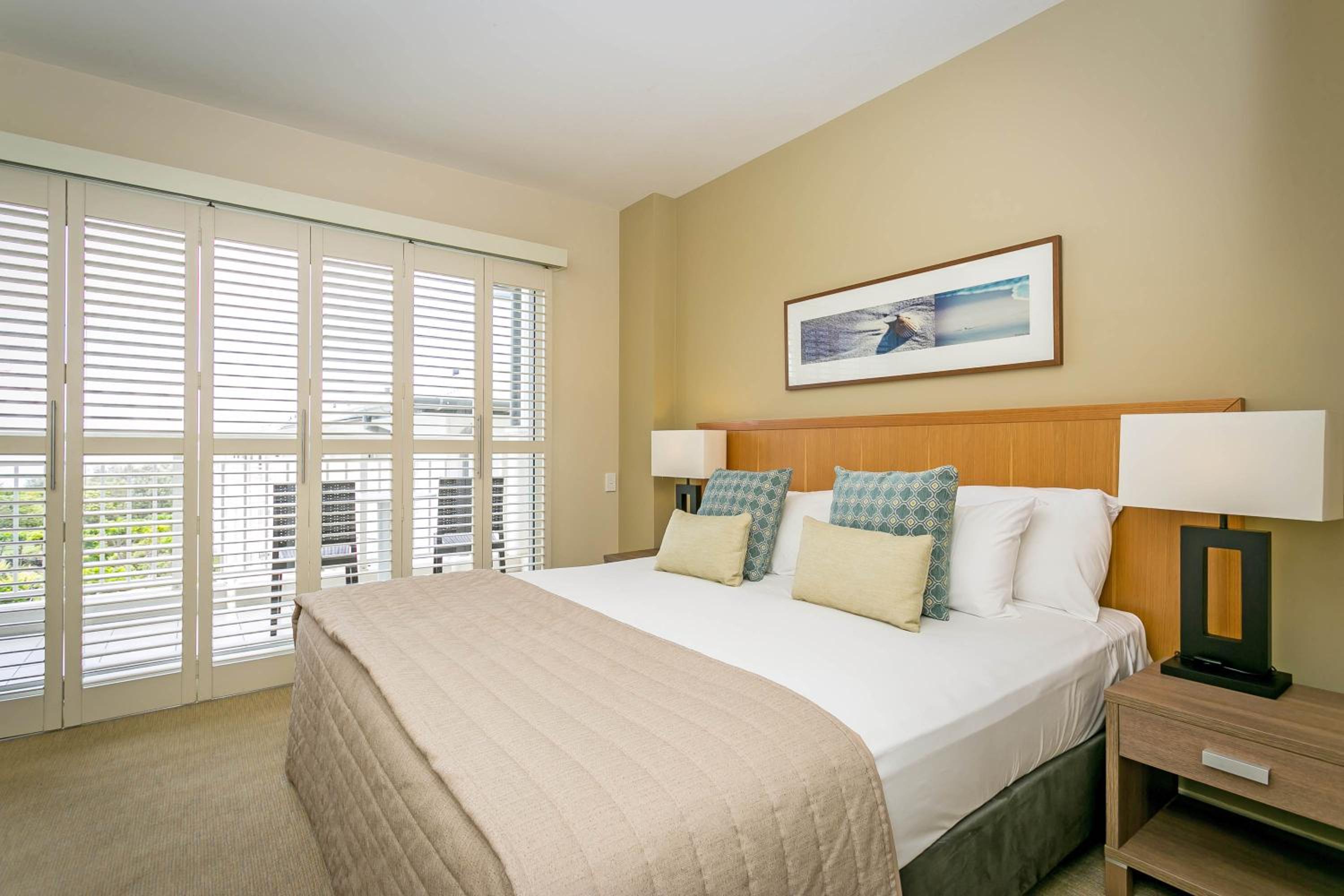 Hotel Room - Photo 3