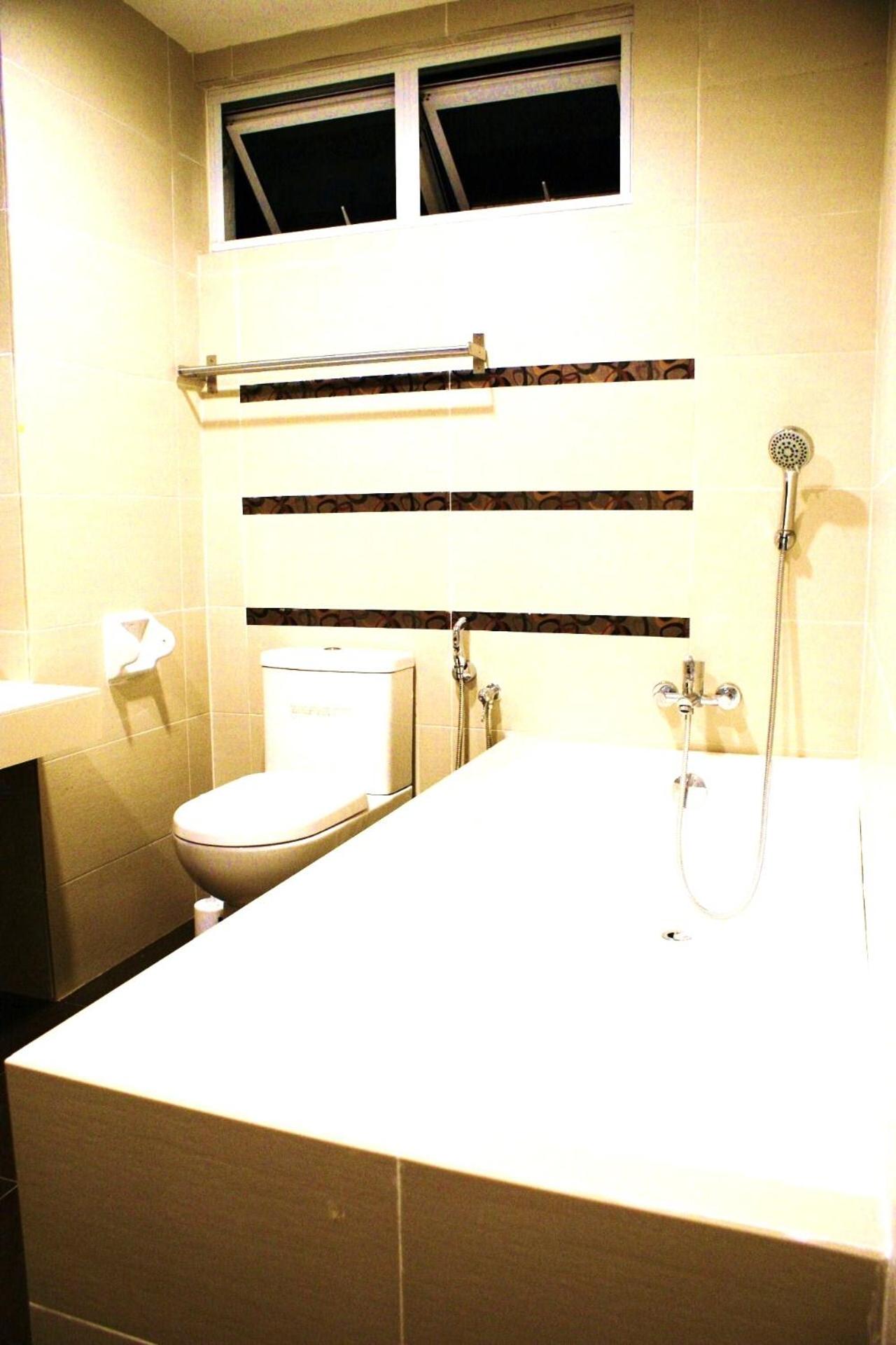 Villa with Sea View - Photo 18