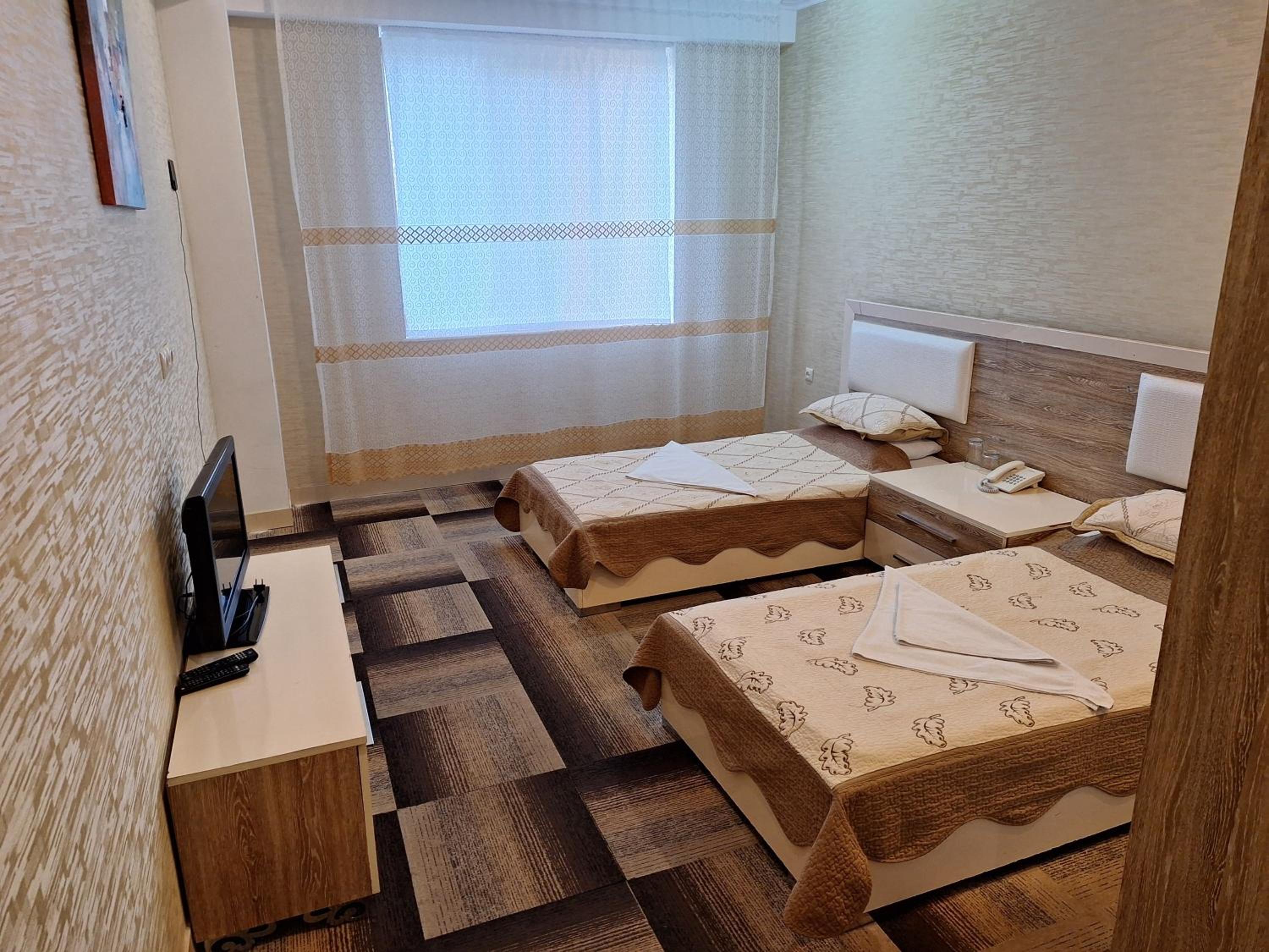 Economy Twin Room photo 1