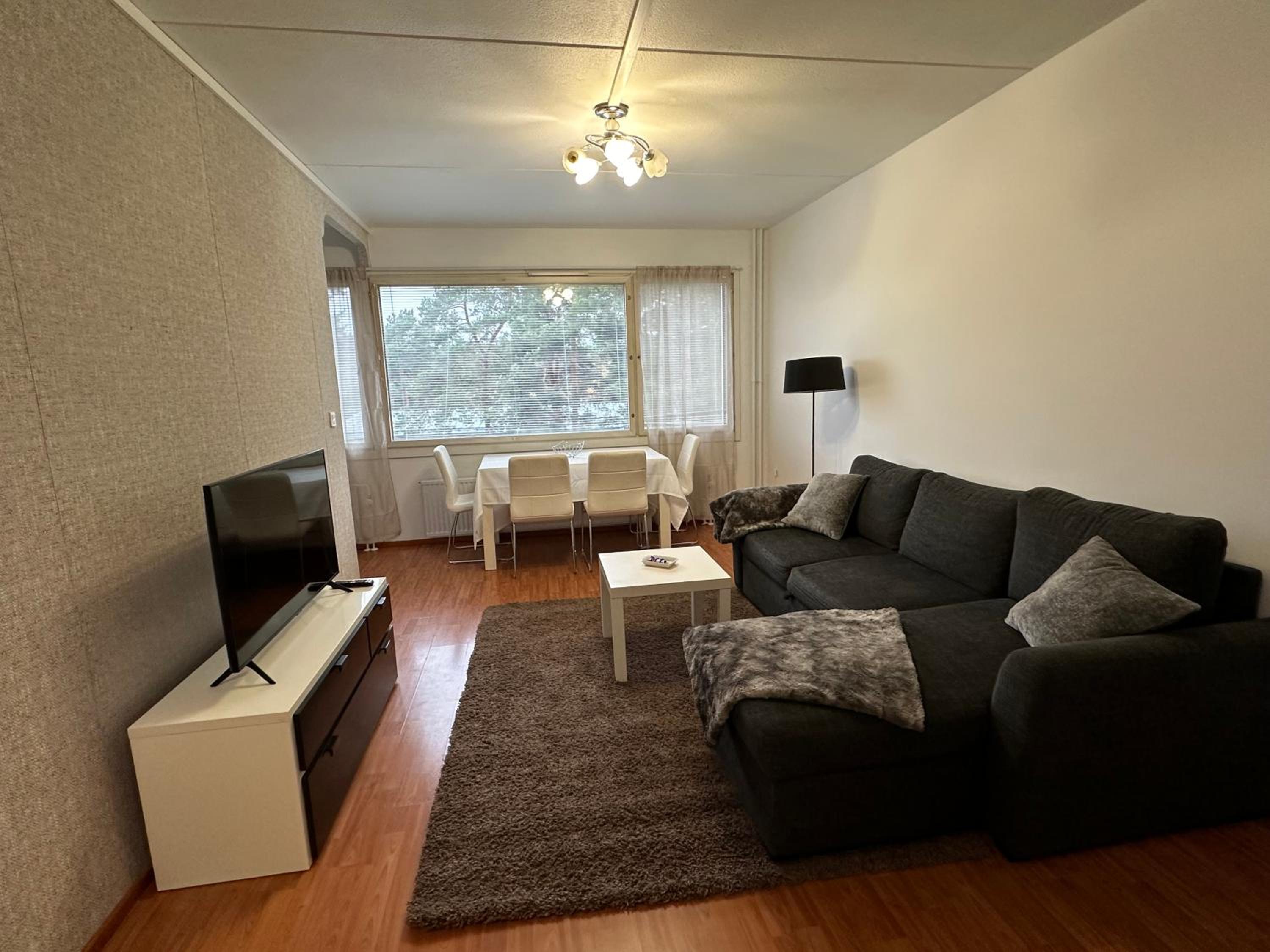 One-Bedroom Apartment photo 1