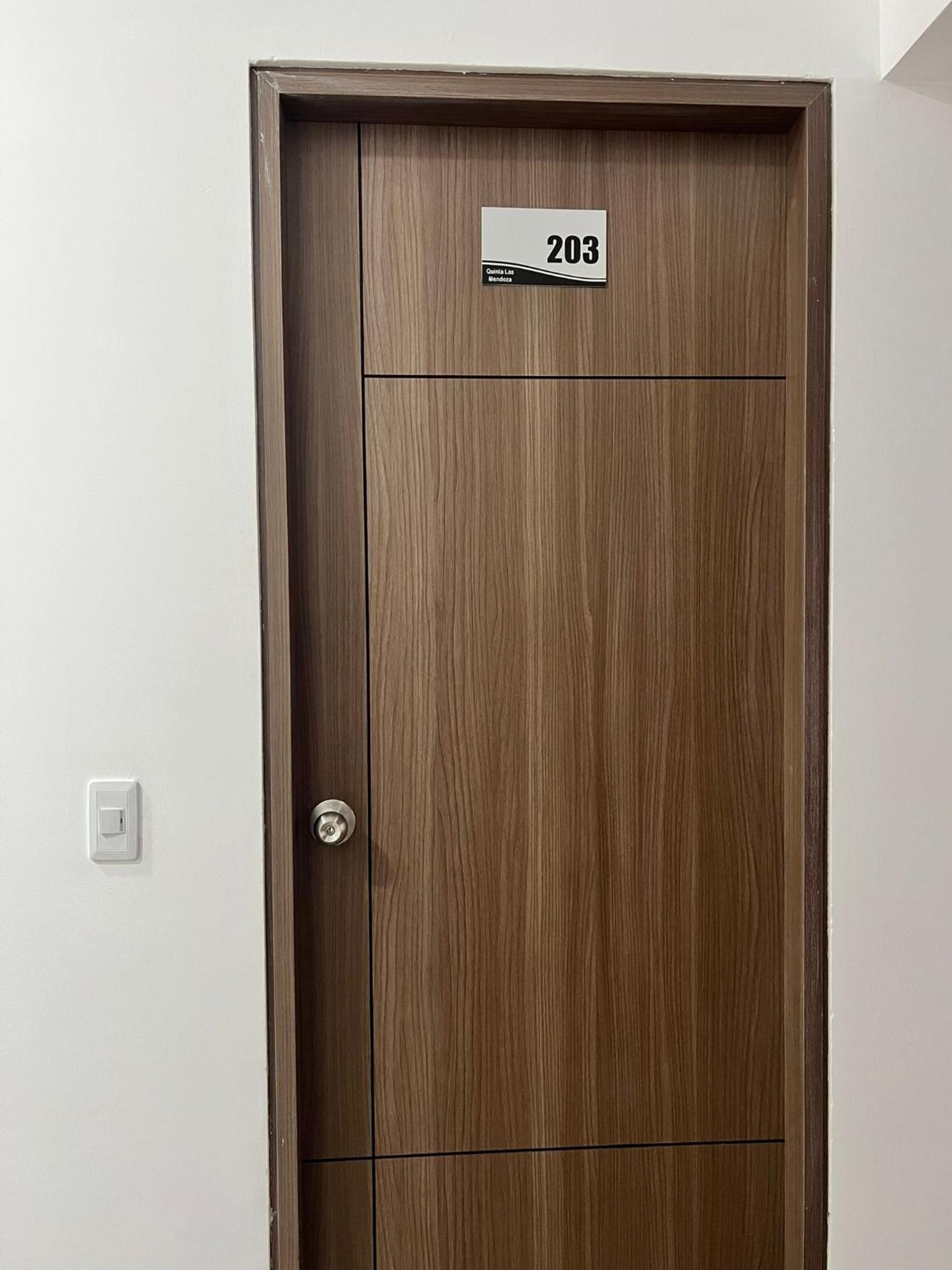 Twin Room with Private Bathroom photo 2