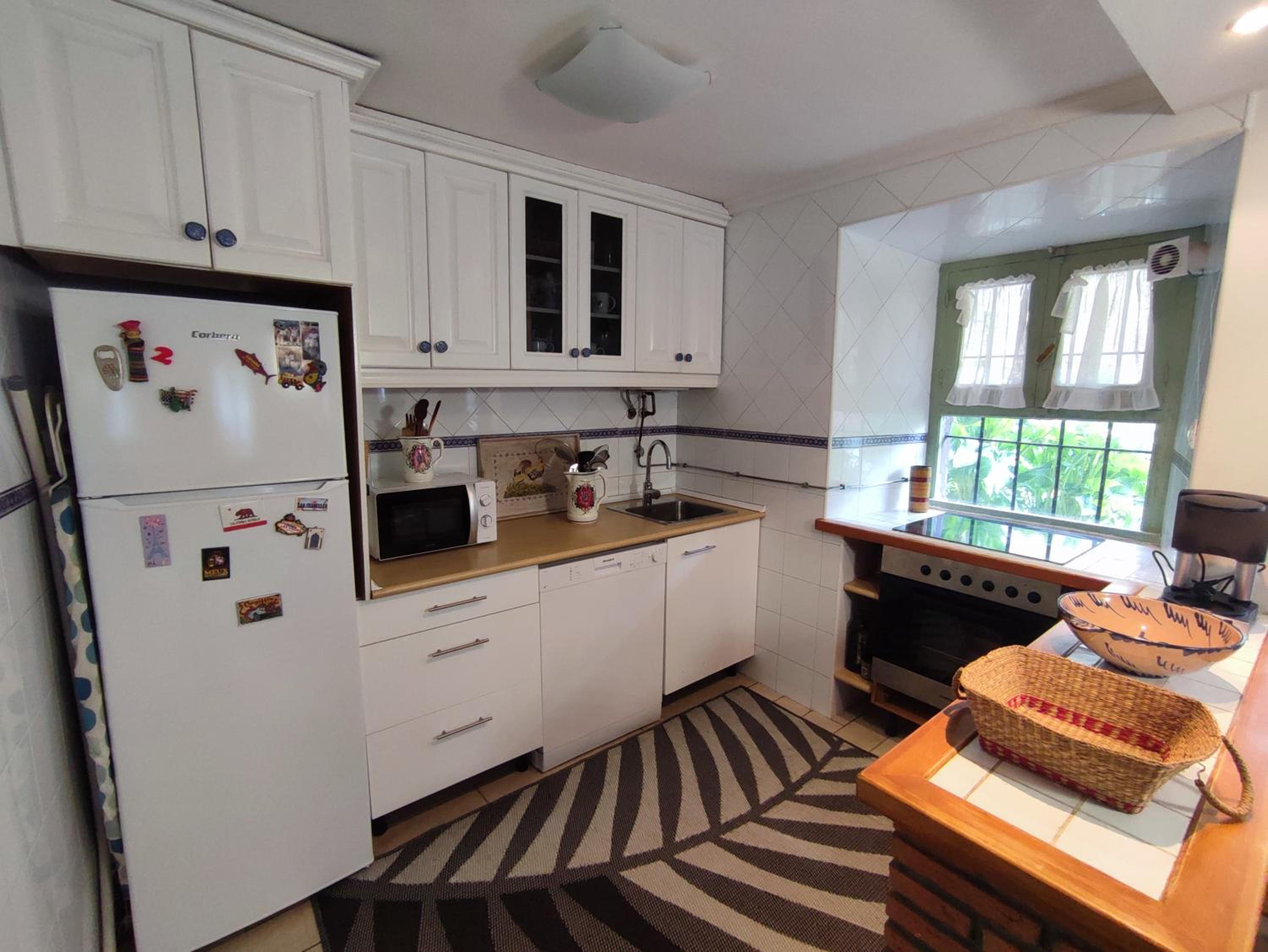 Four-Bedroom House photo 3