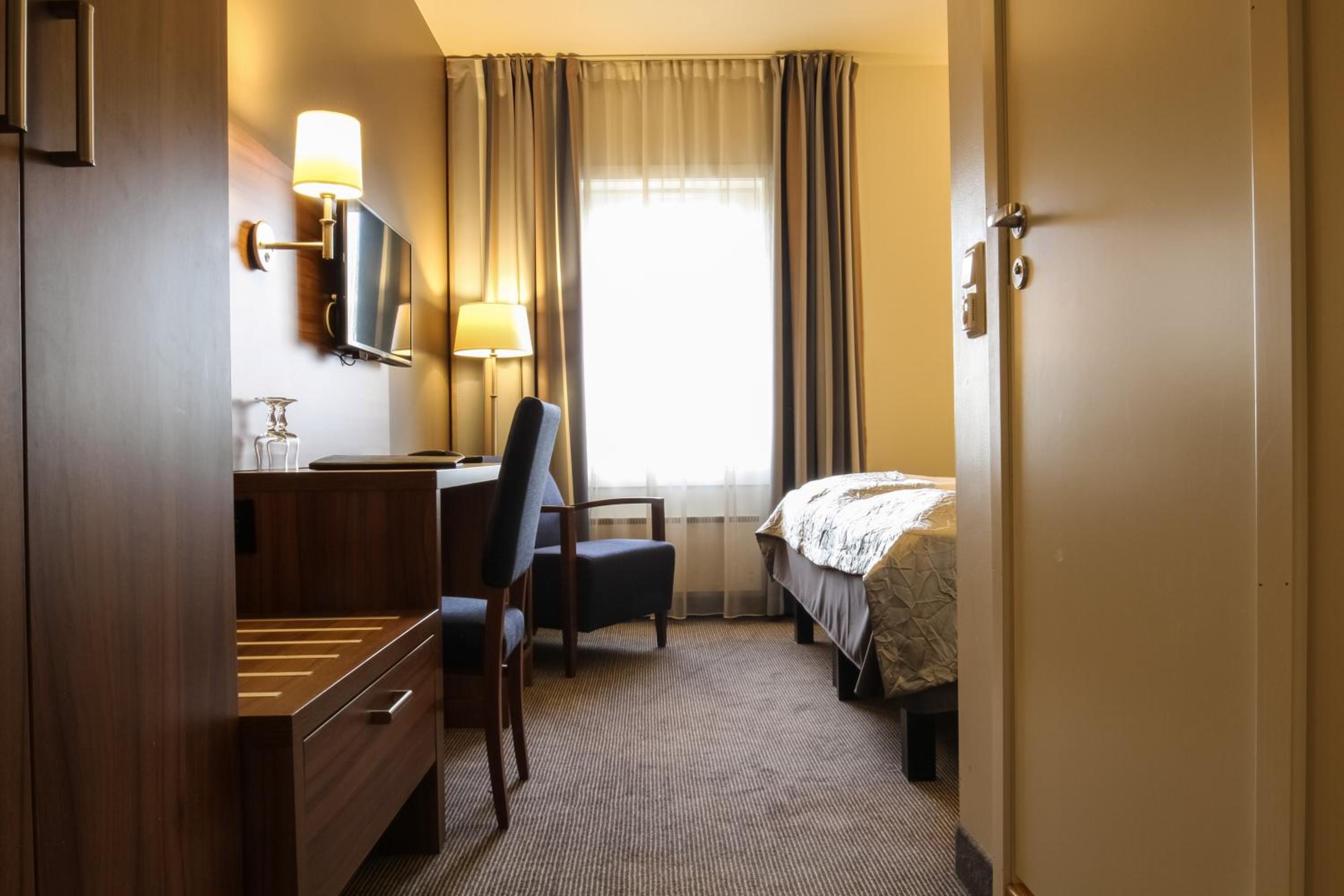 Standard Double Room - Photo 6