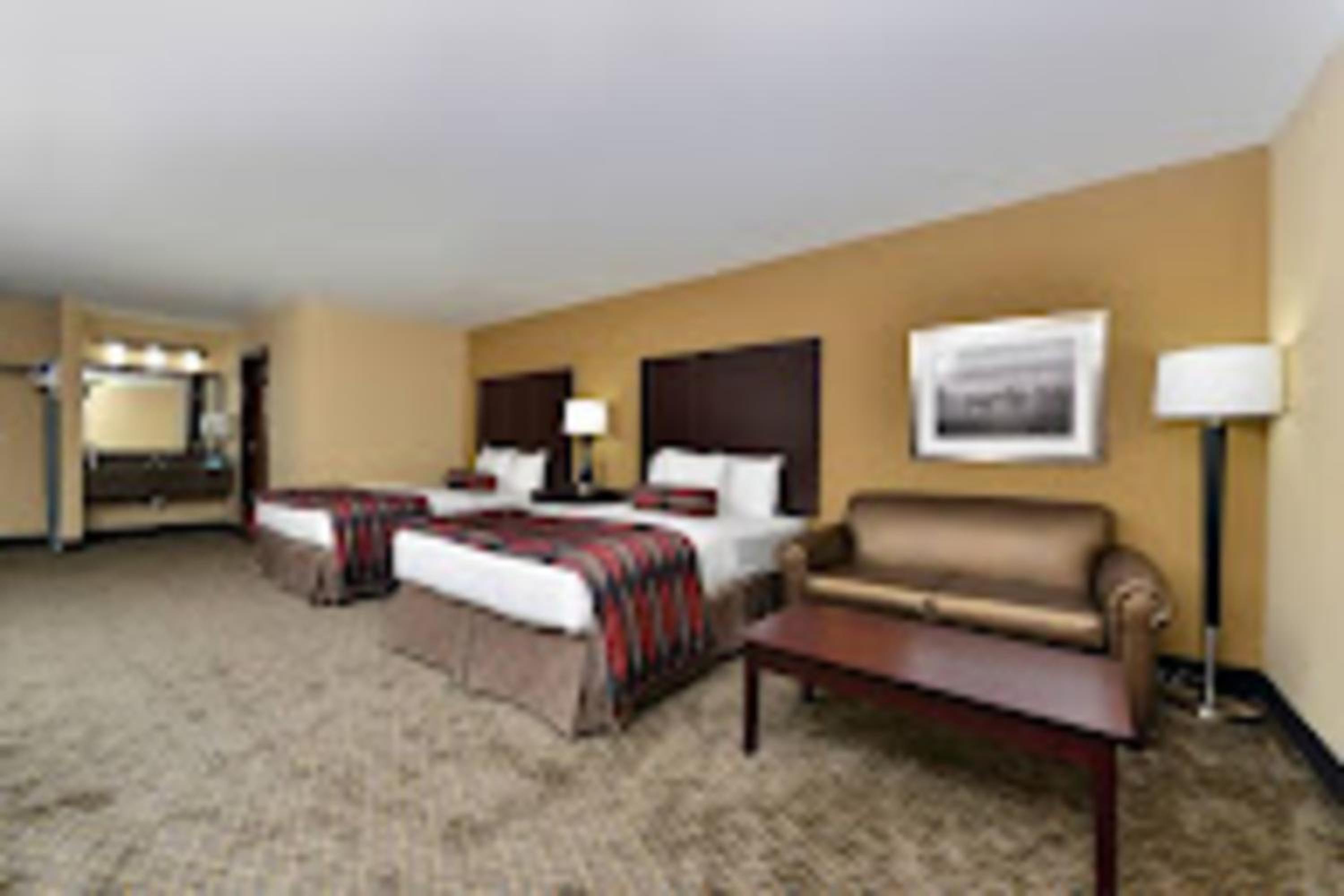 Suite with Two Queen Beds - Non-Smoking - Photo 4