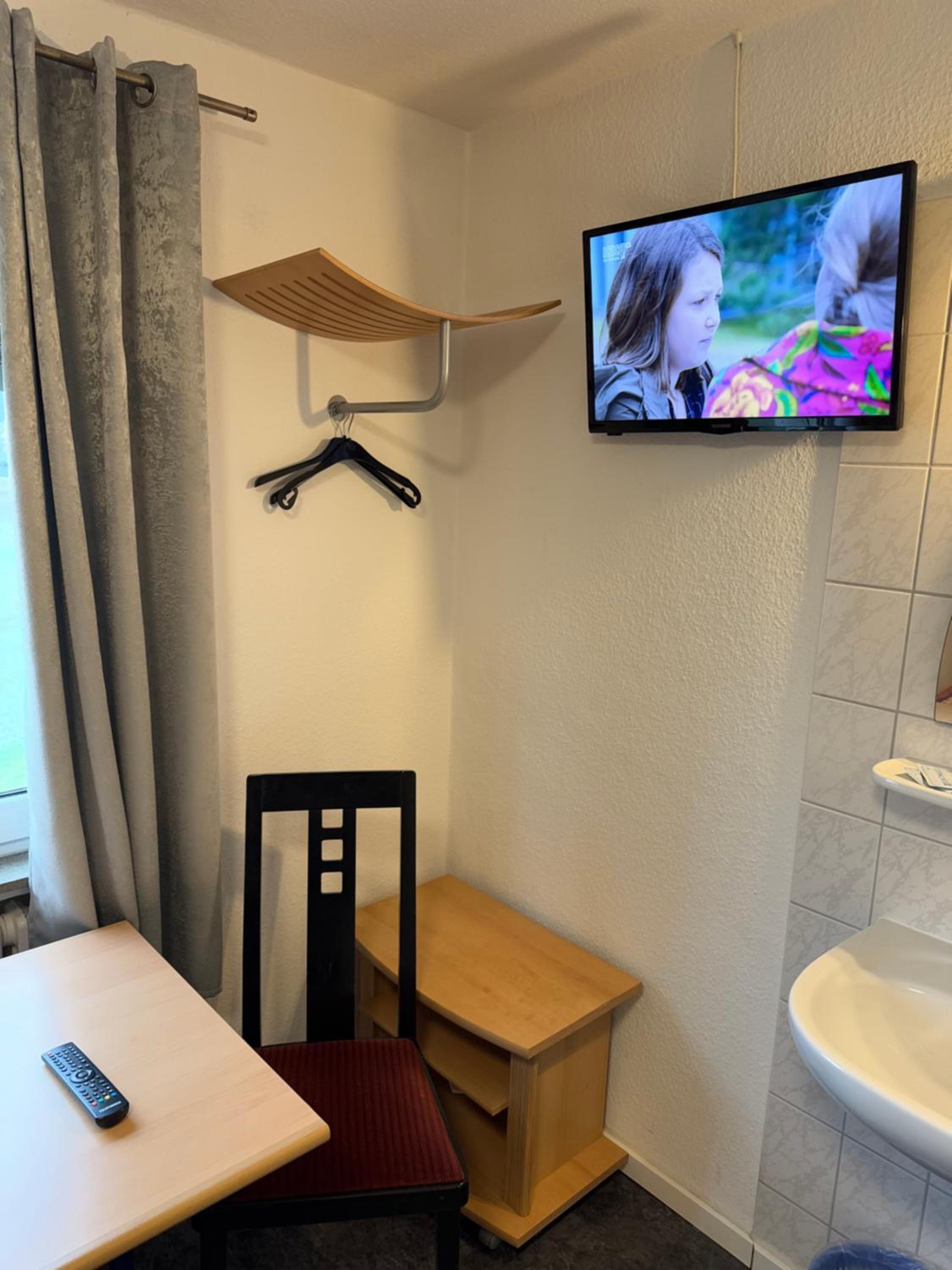 Double or Twin Room with Shower