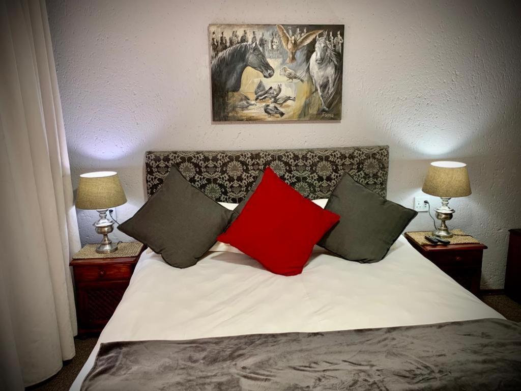 Deluxe King Room - Photo 4