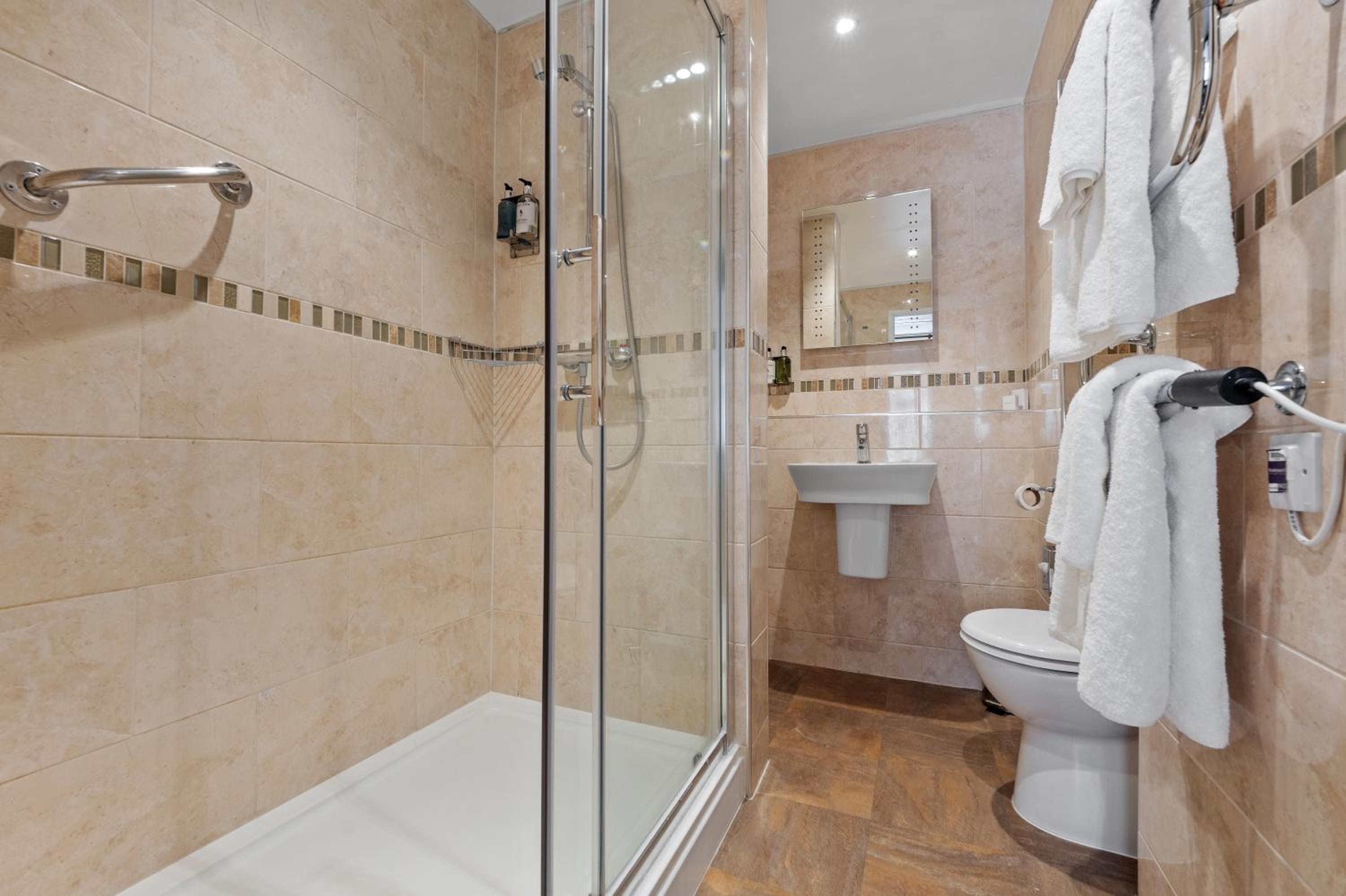 Standard Double Room - Photo 4