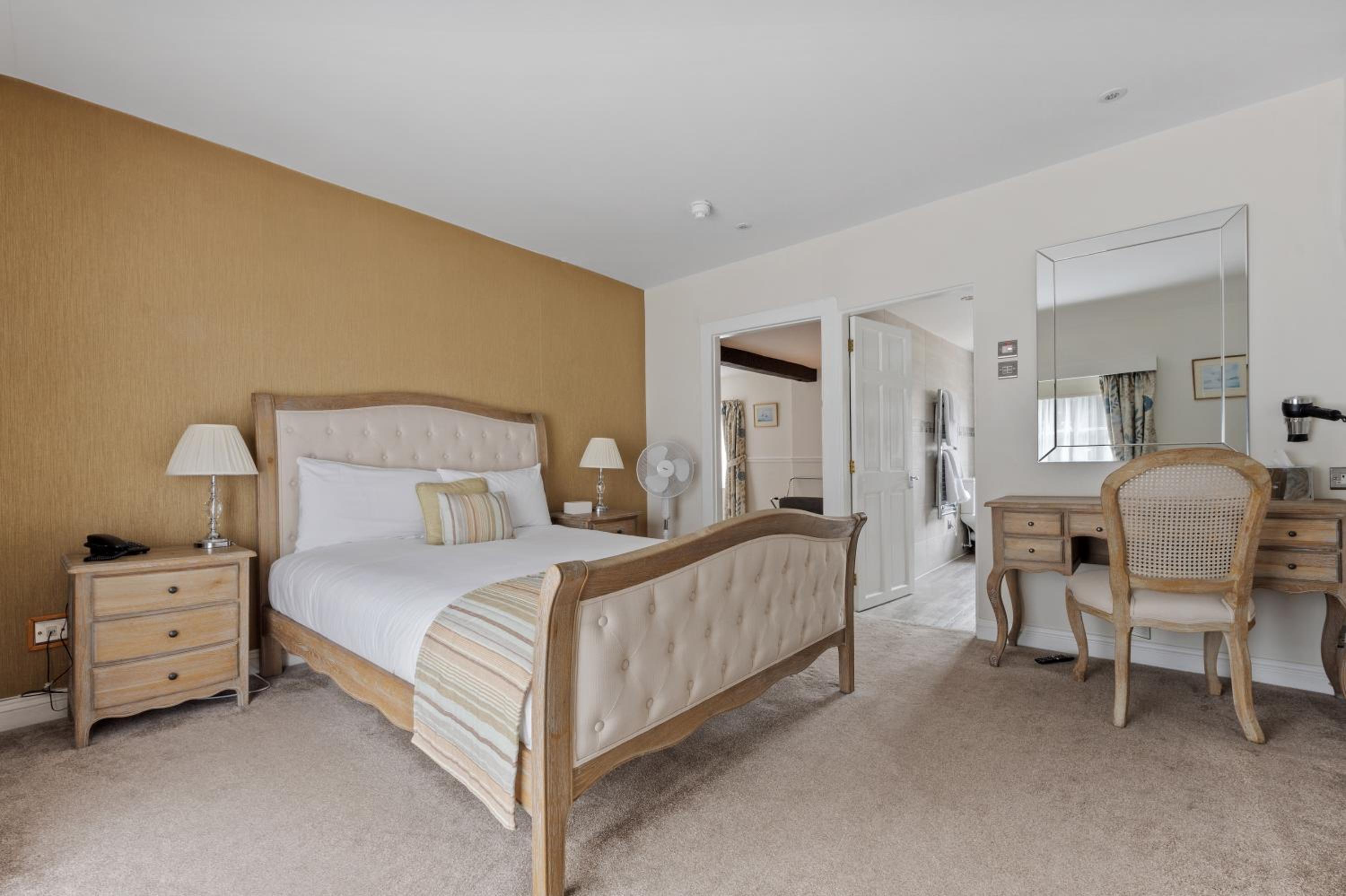 Superior King Room photo 1