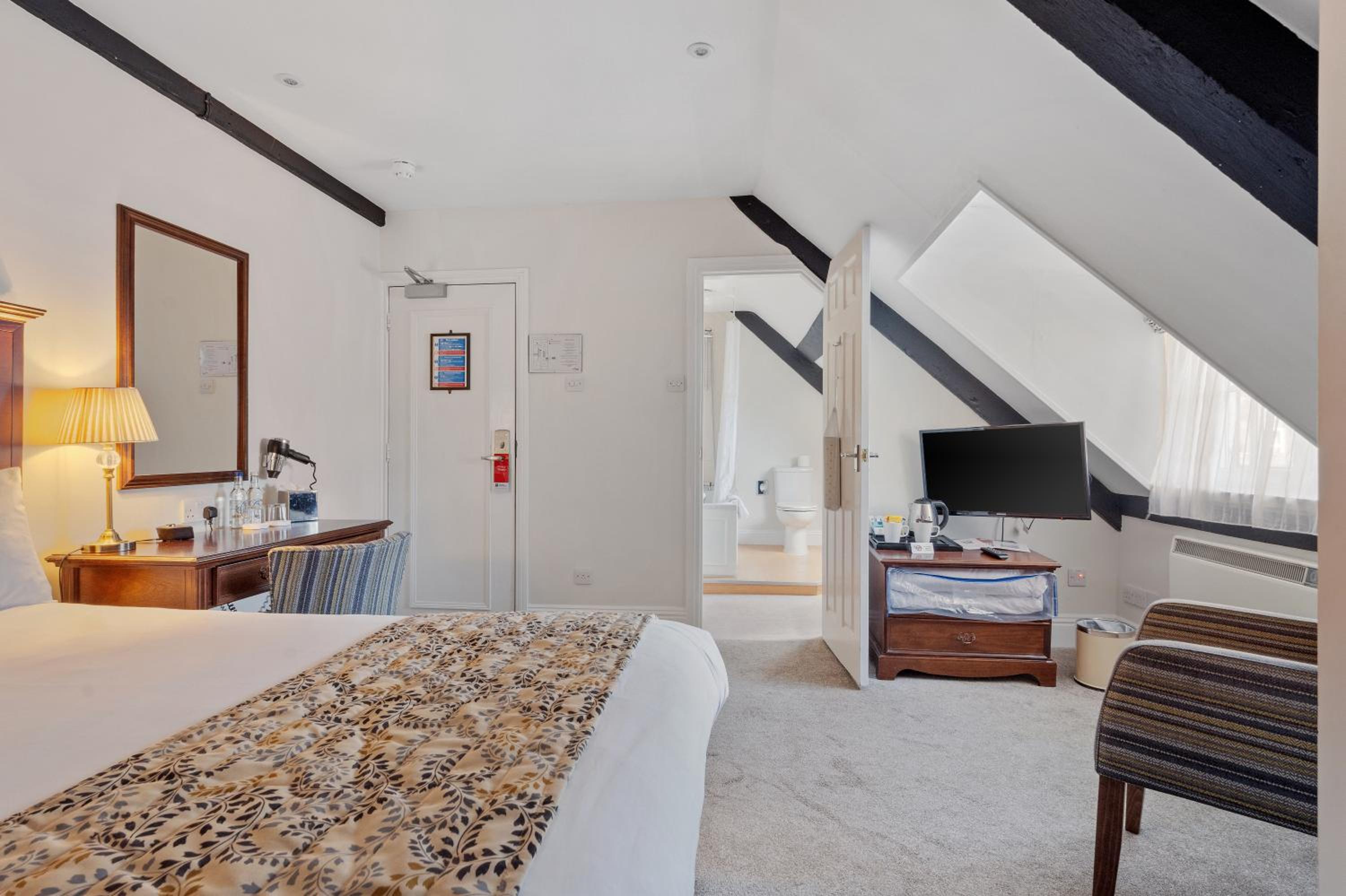 Standard Double Room - Photo 2