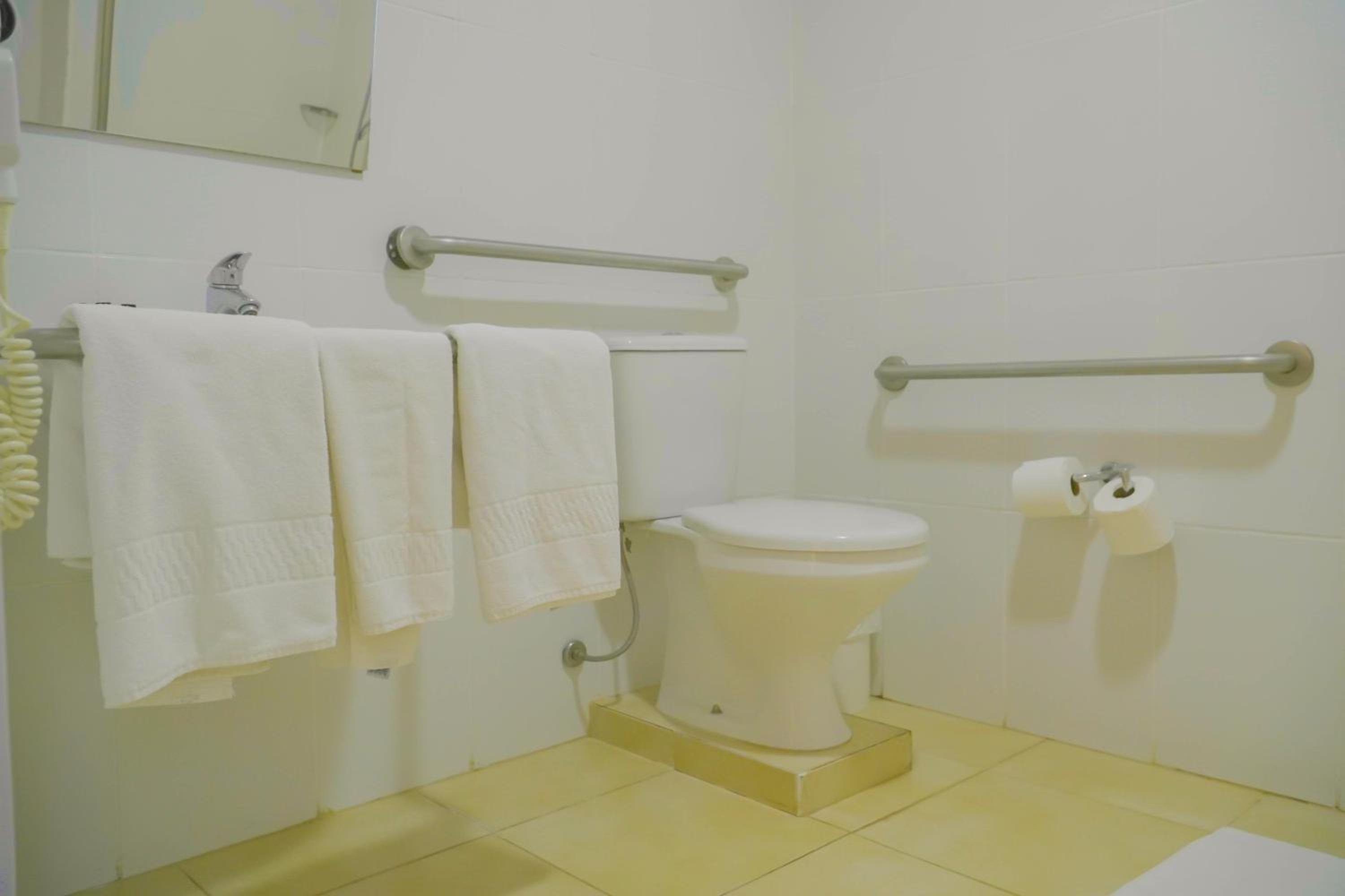 Standard Double Room - Accessible photo 2