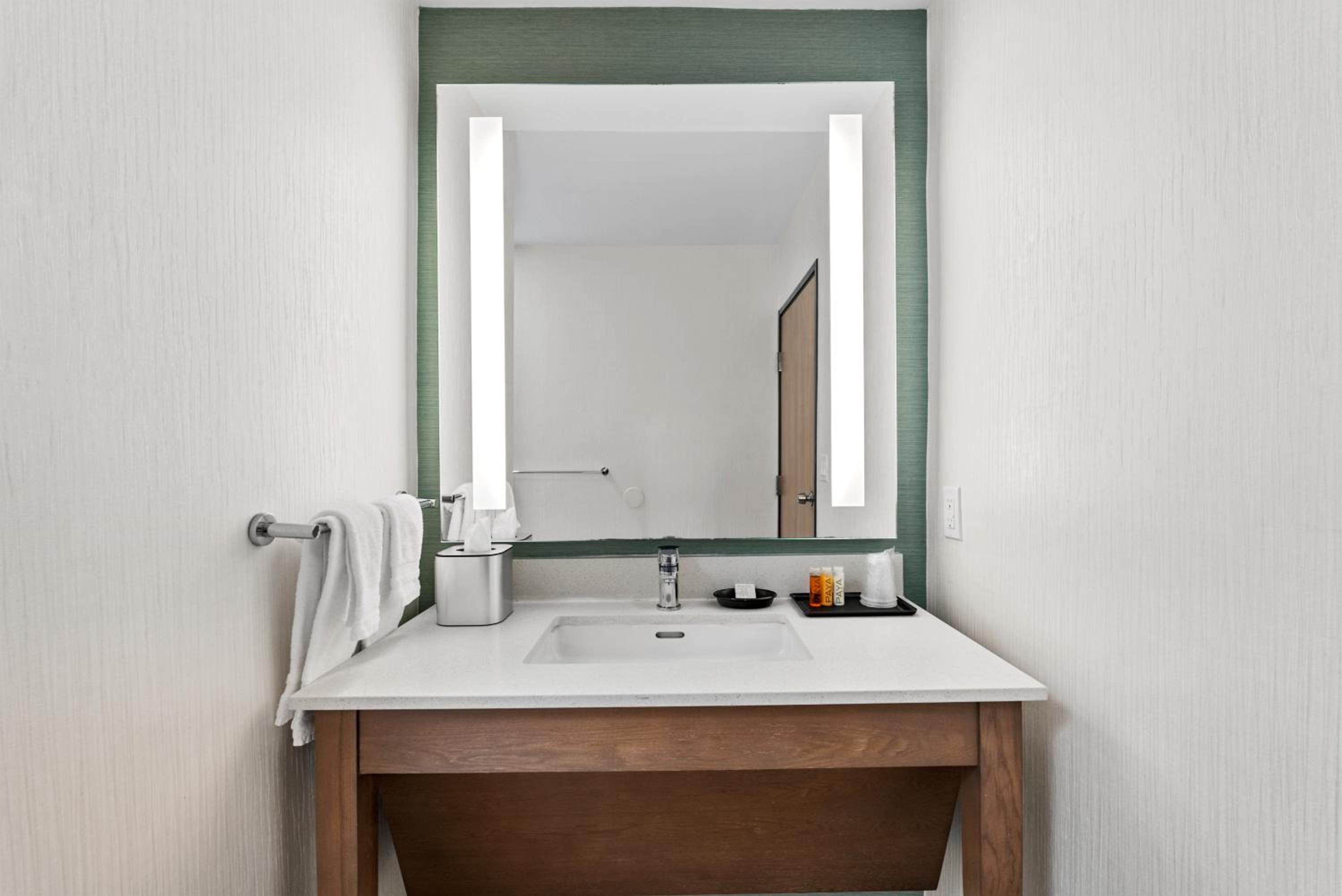 Double Room - Disability Access photo 2