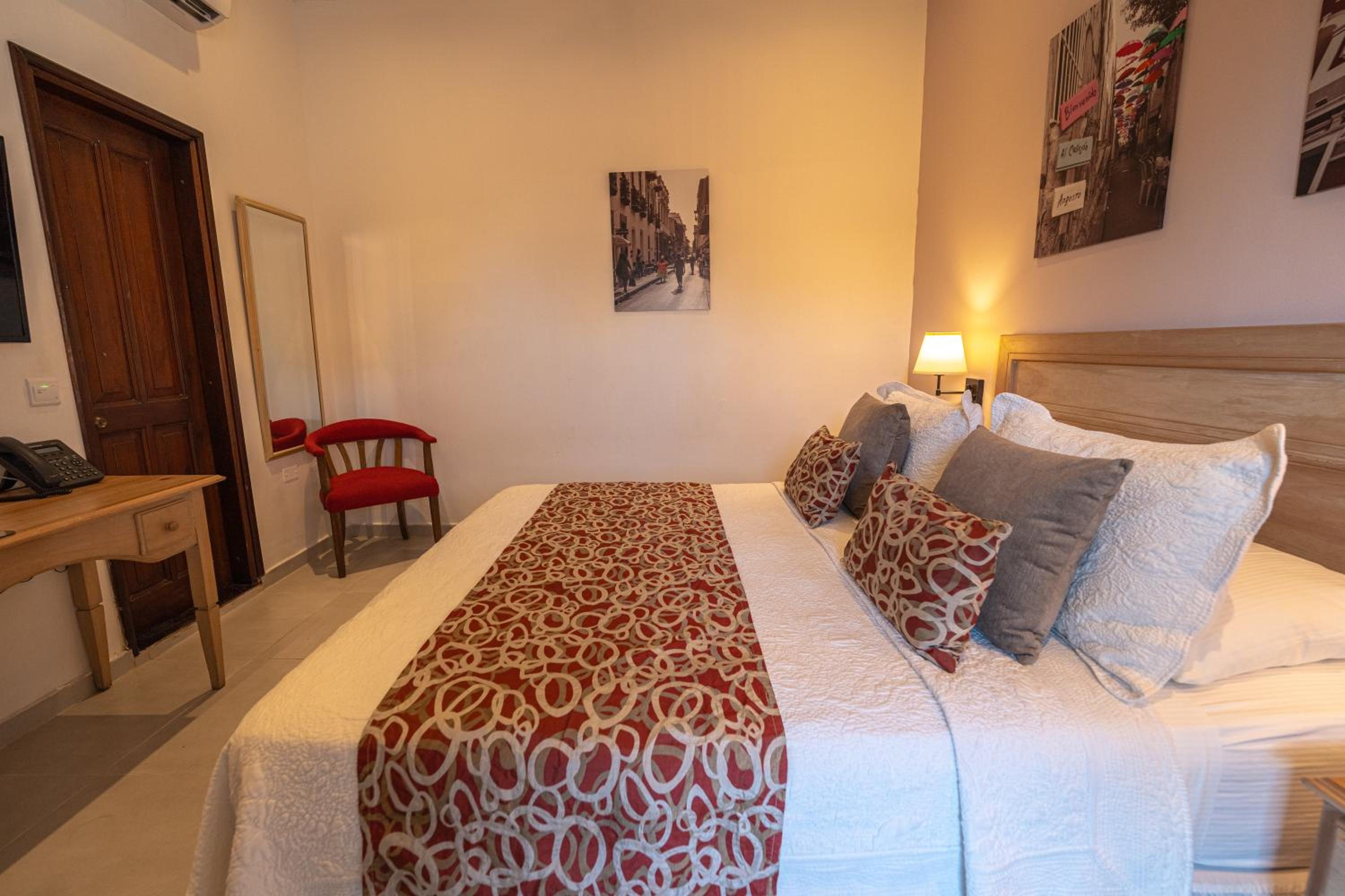 Standard Queen Room - Photo 3