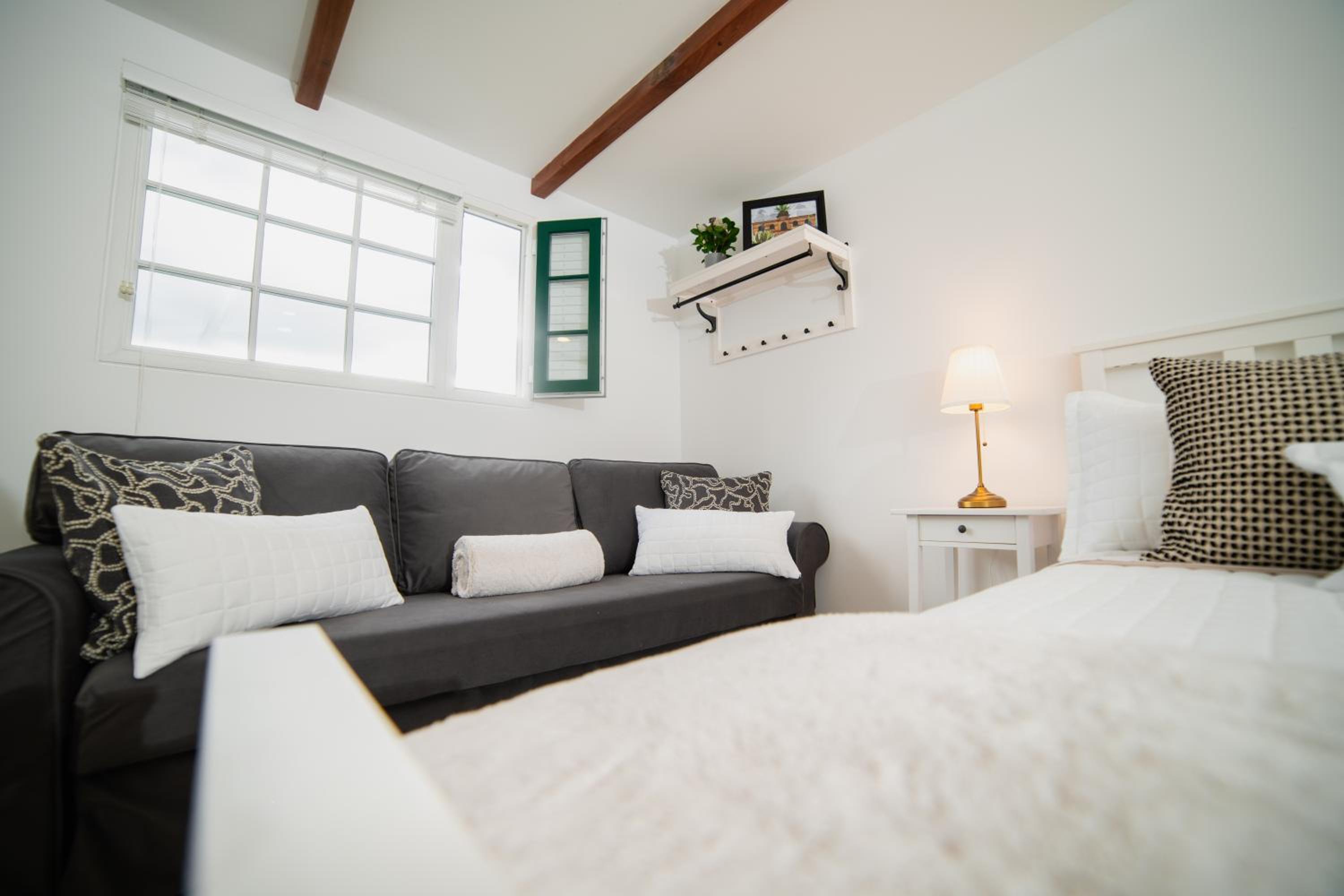 Standard Twin Room with Sofa photo 3