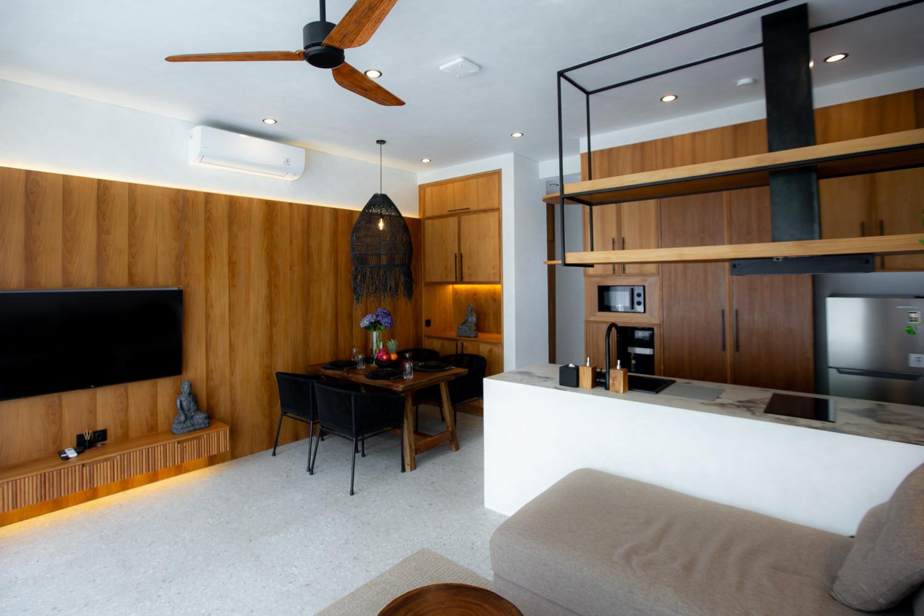 One-Bedroom Premium Apartment photo 3