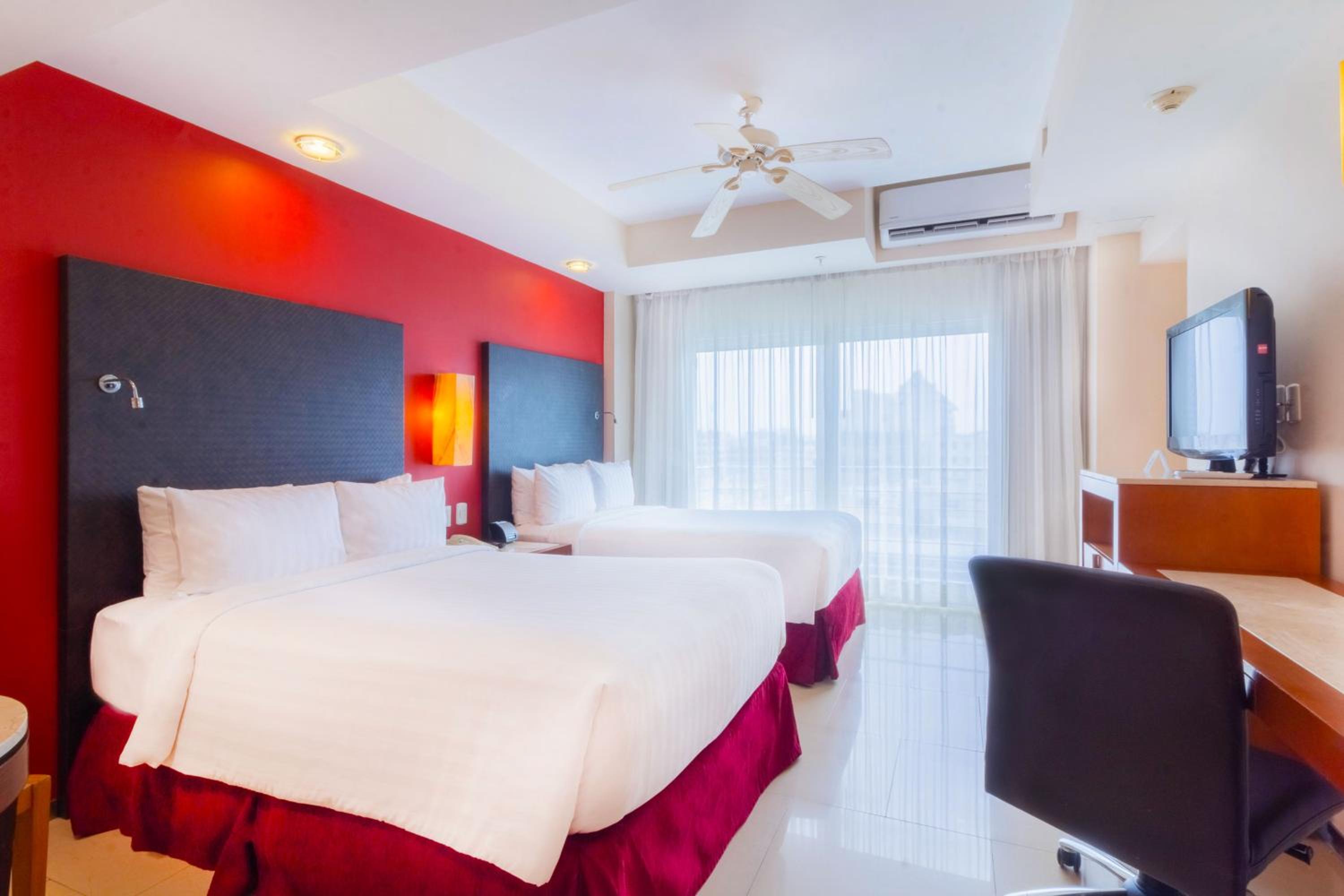 Superior Room with Ocean View - Photo 5