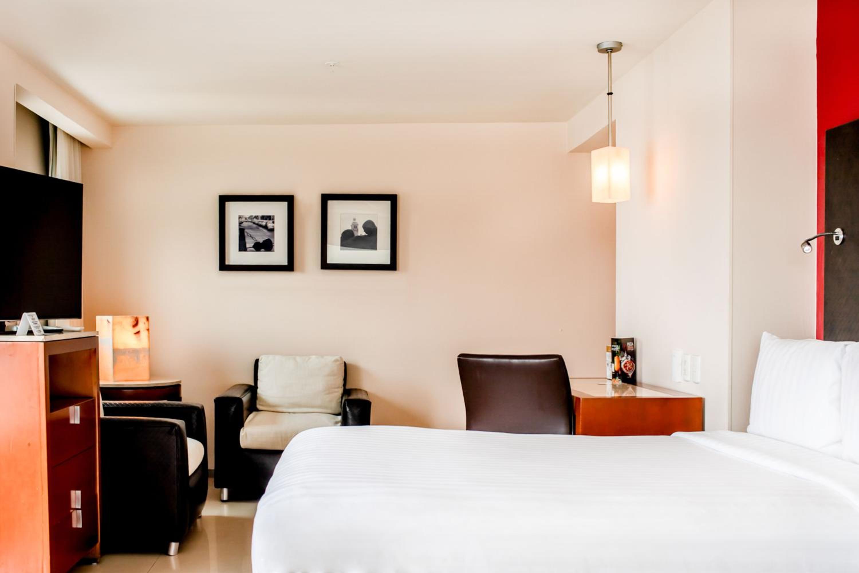 Superior Room with Ocean View - Photo 4