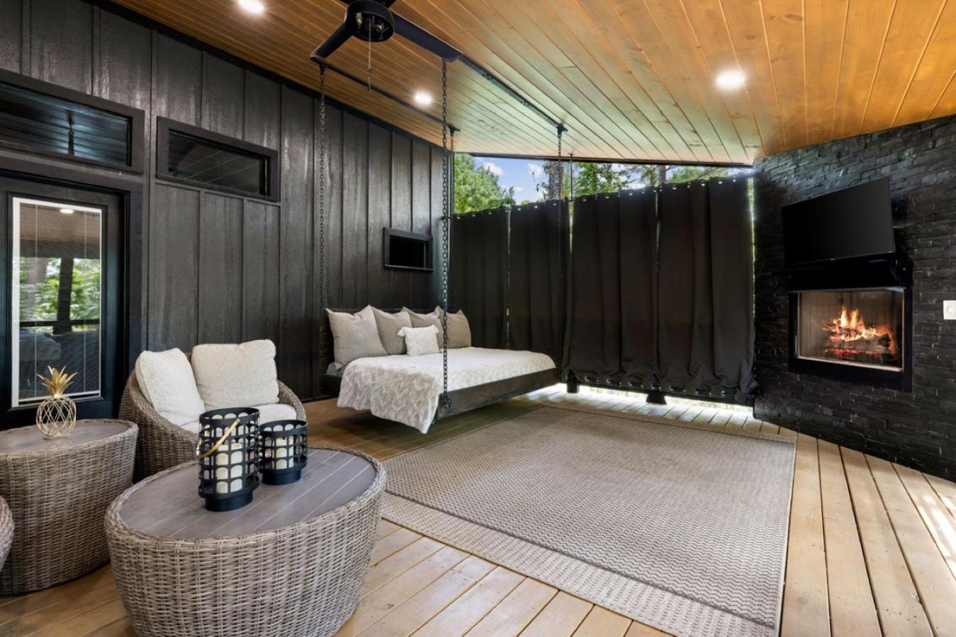 One-Bedroom House photo 2