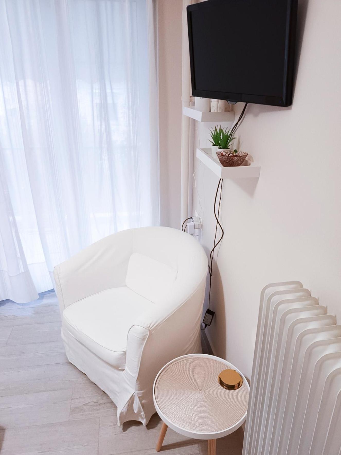 Studio Apartment with Balcony