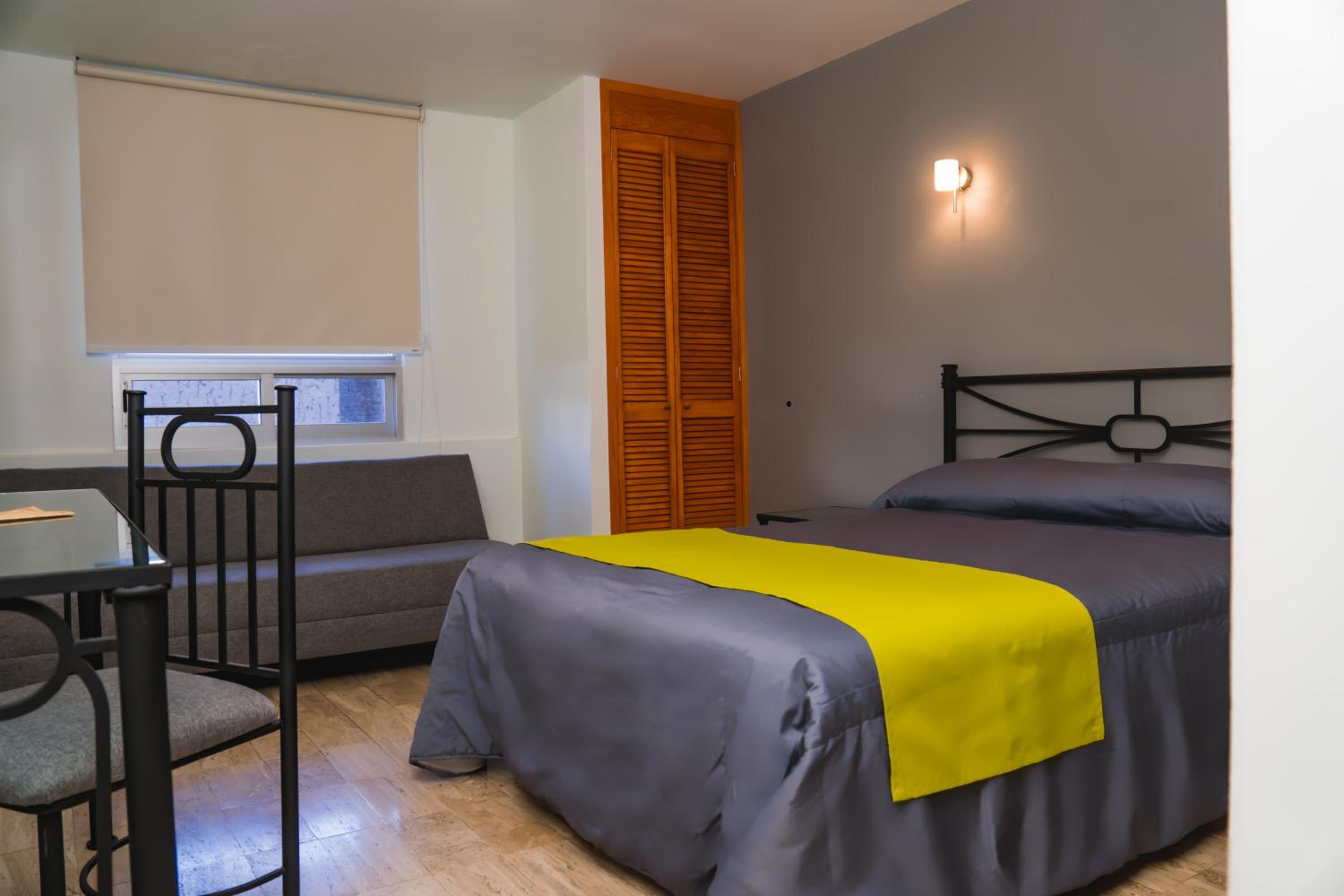 Deluxe Double Room (2 Adults + 1 Child) photo 1